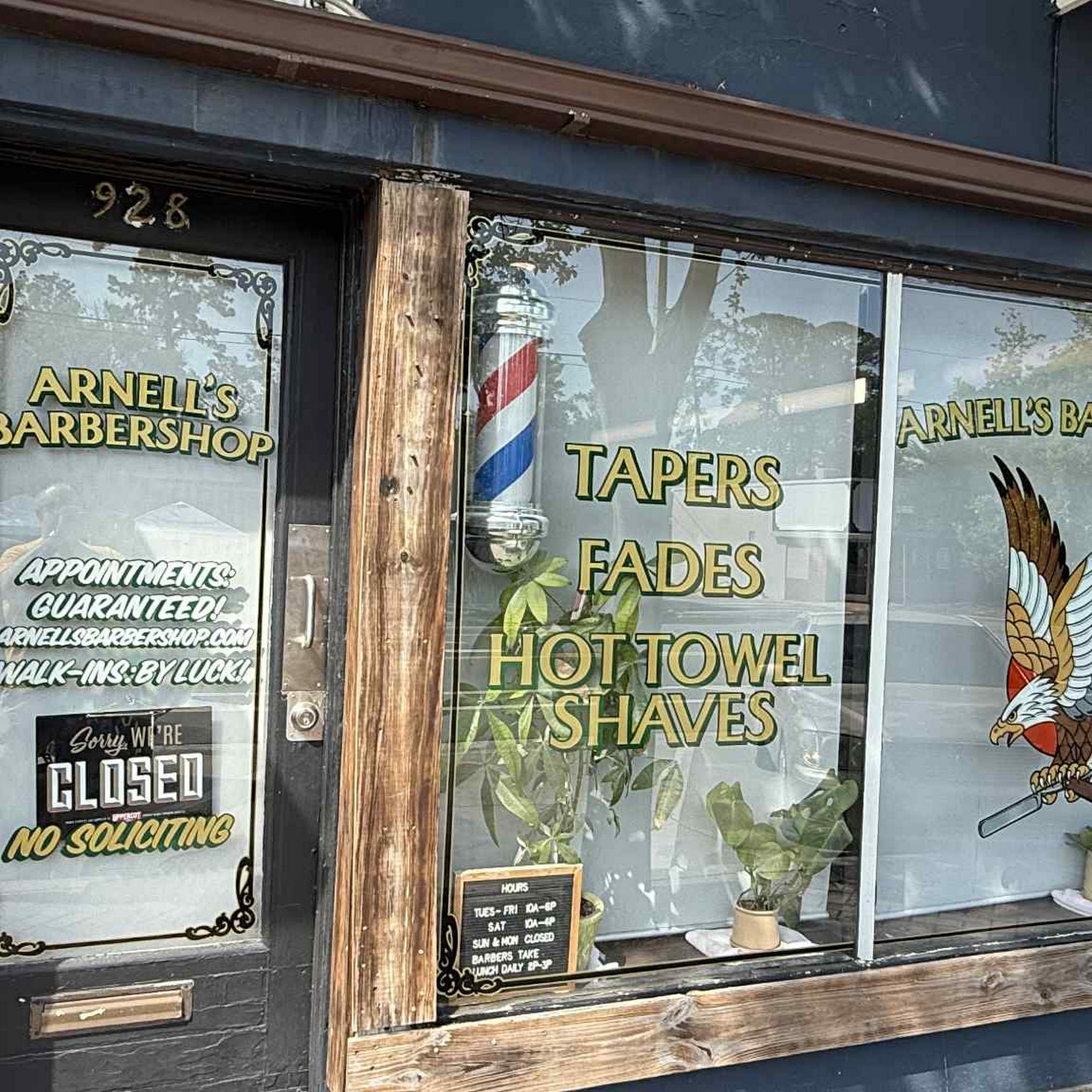 Arnell's Barbershop