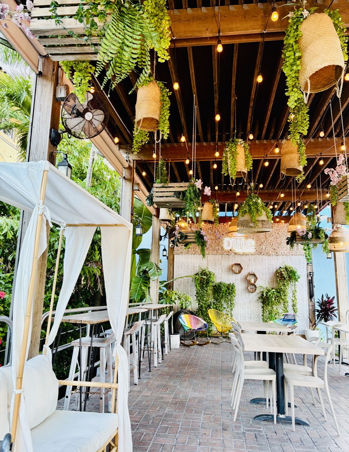 D'LITE Bistro & Bakery Key Biscayne