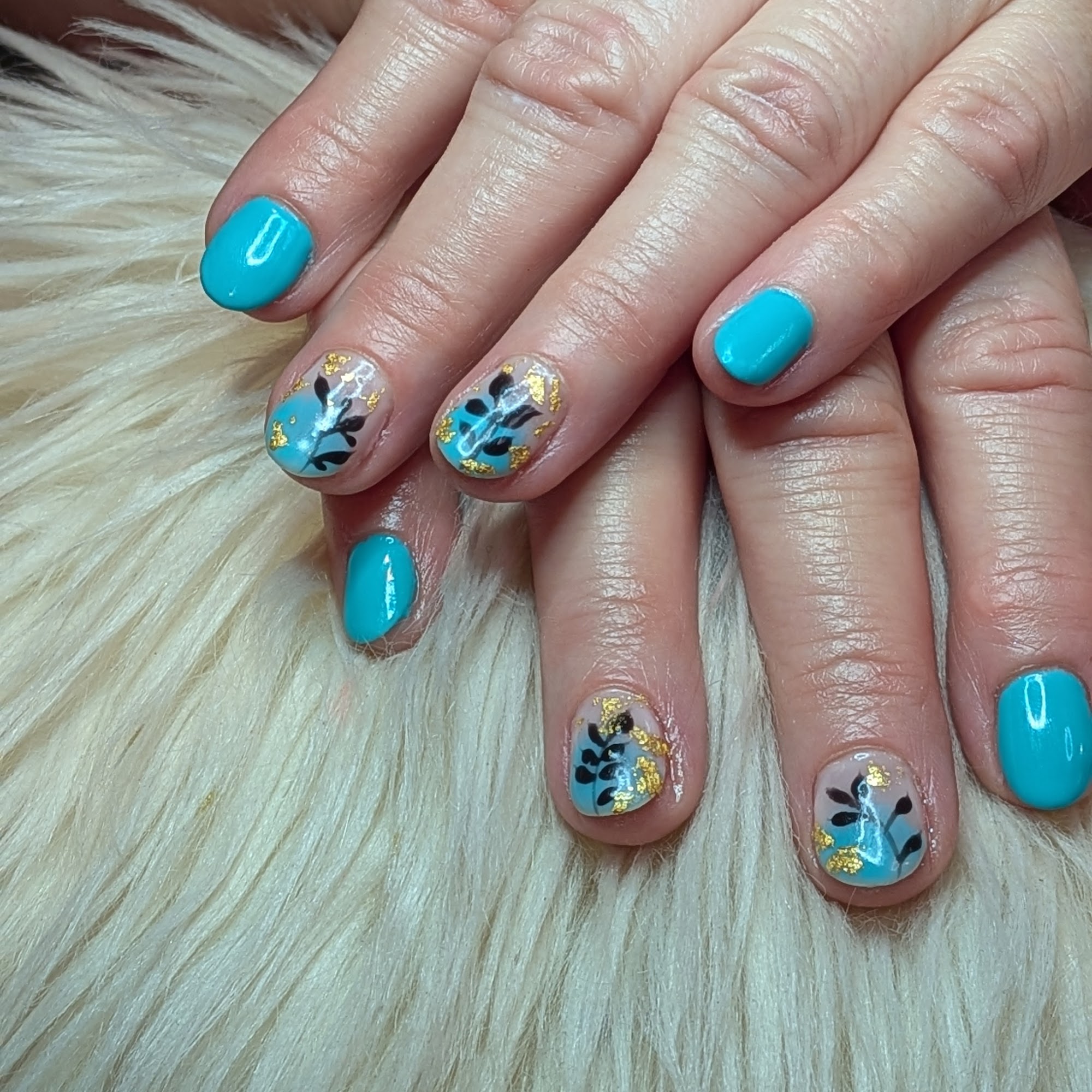 Luna Nails Spa and boutique 206 Domaris Ave, Lake Wales Florida 33853