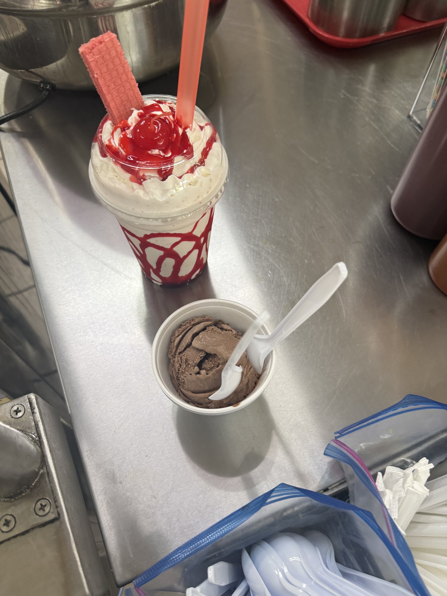 Paleteria y Pasteleria Guerrerense 2075 W Highland St, Lakeland, FL 33815