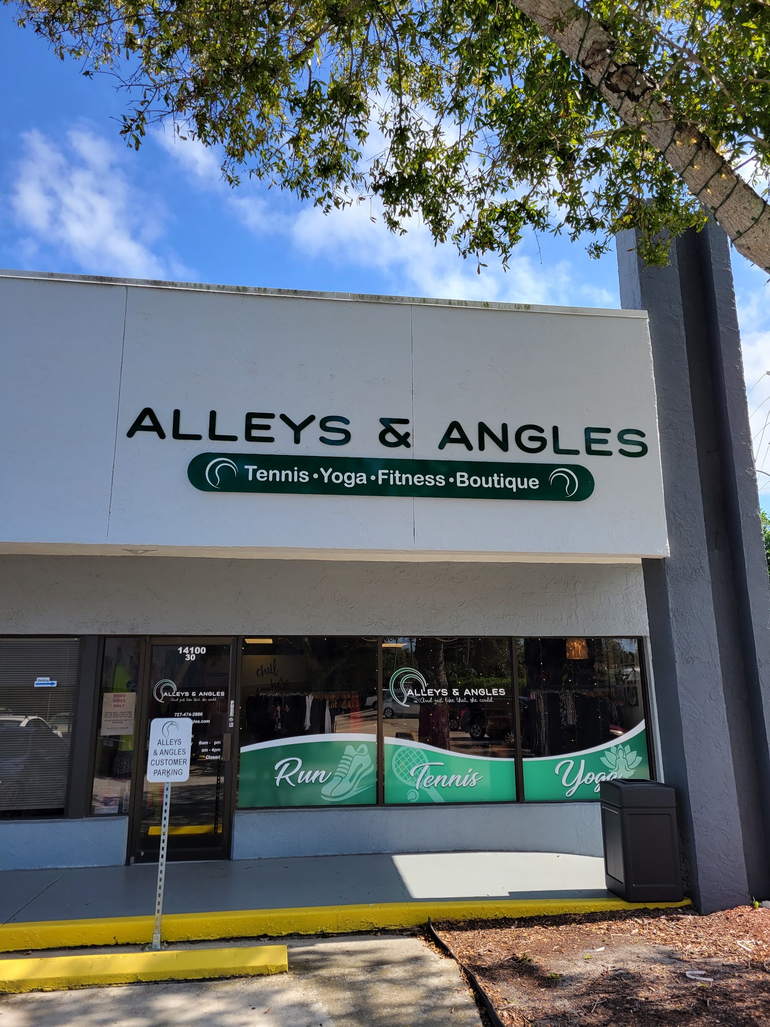 Alleys & Angles Largo