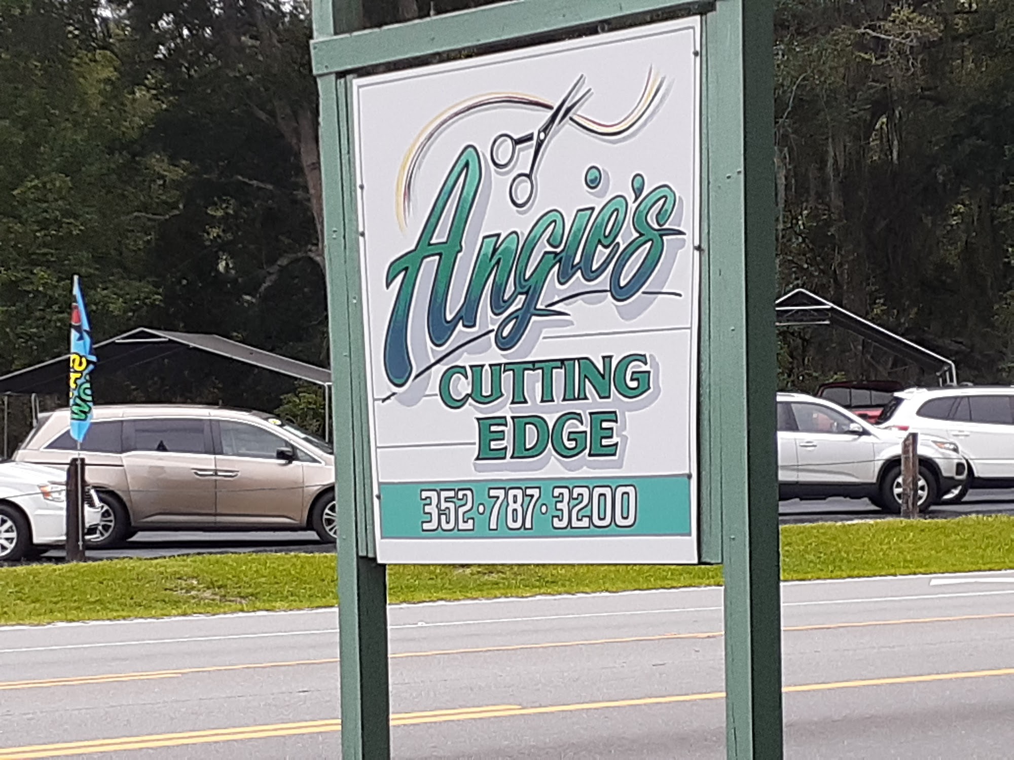 Angie's Cutting Edge 9931 County Rd 44, Leesburg Florida 34788