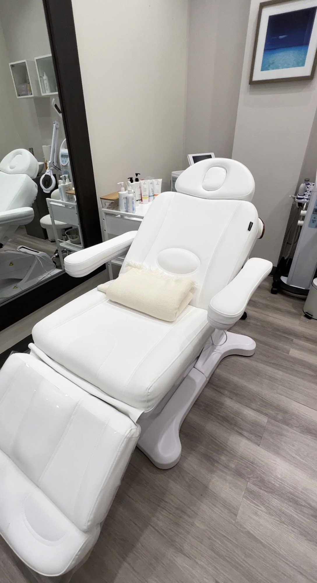 Skin Design 400 N Orlando Ave, Unit111 Loft 14, Maitland Florida 32751