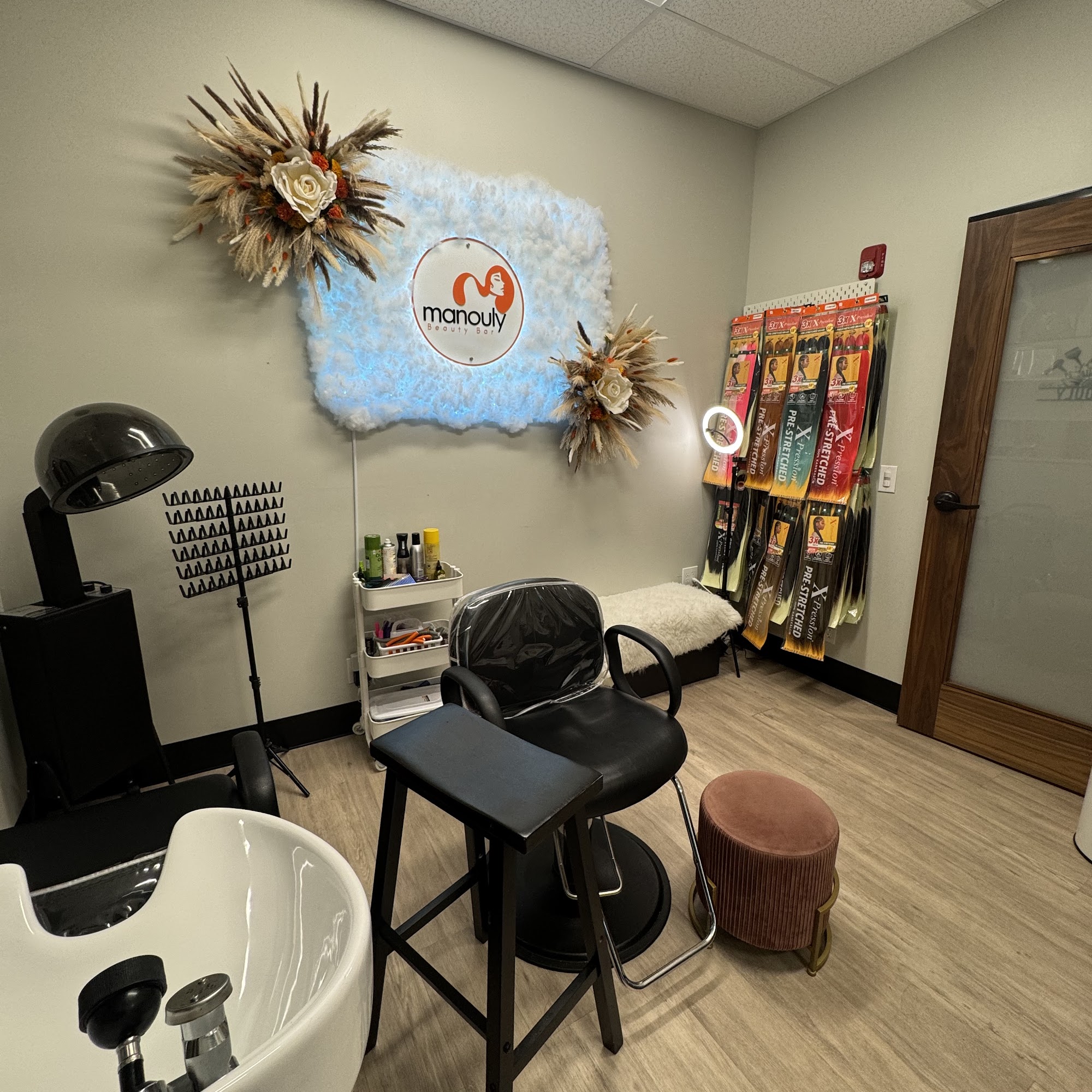 Manouly Beauty Bar 171 S Orlando Ave, Maitland Florida 32751