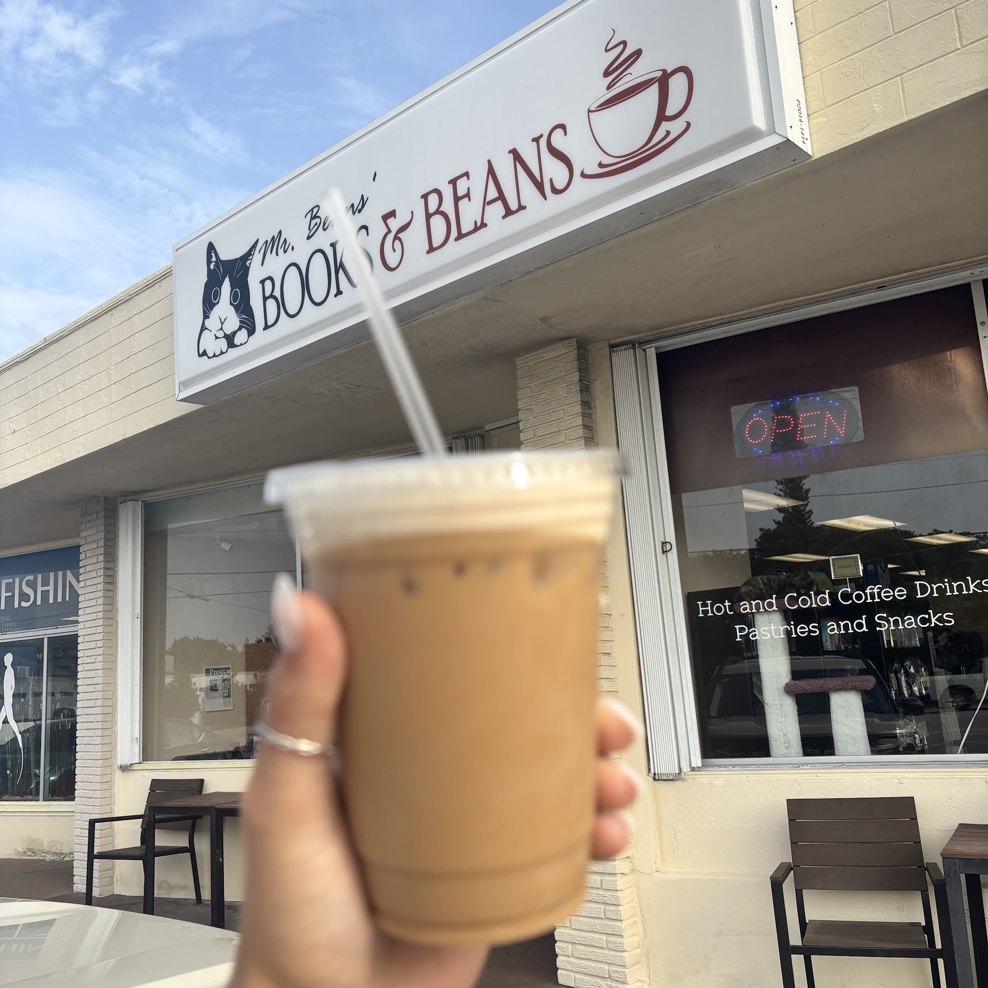 Mr. Beans Books & Beans (formerly Keys News and Coffee) Marathon