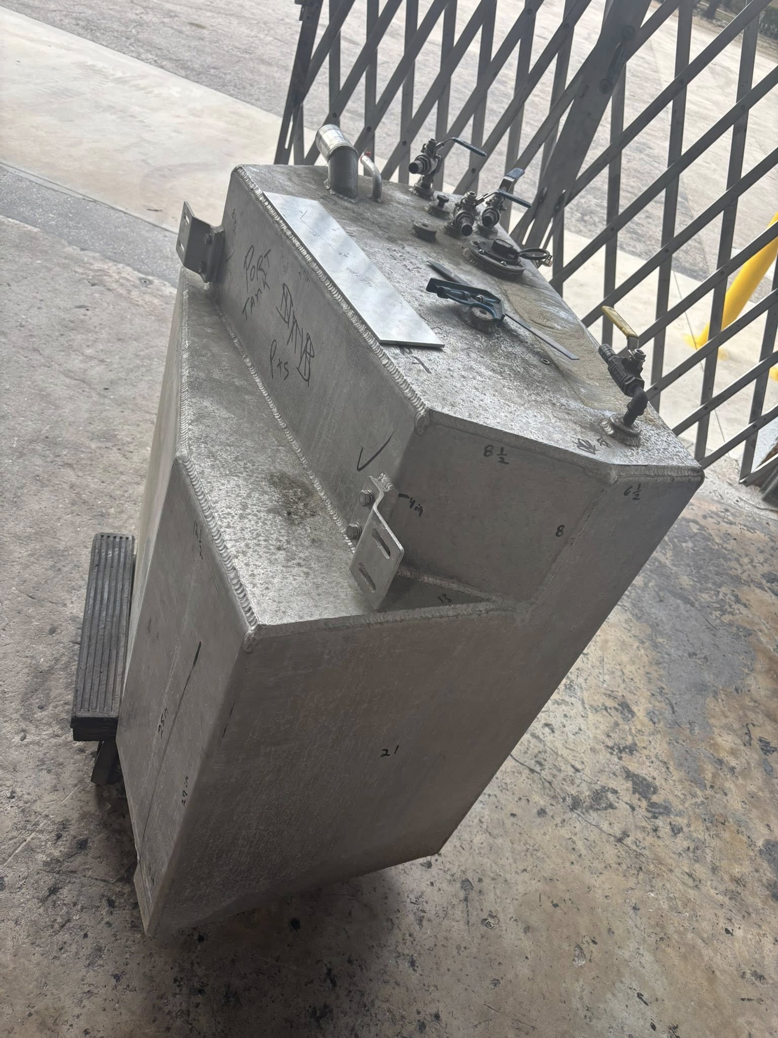 Sunshine Marine Tanks Inc 8045 NW 90th St, Medley