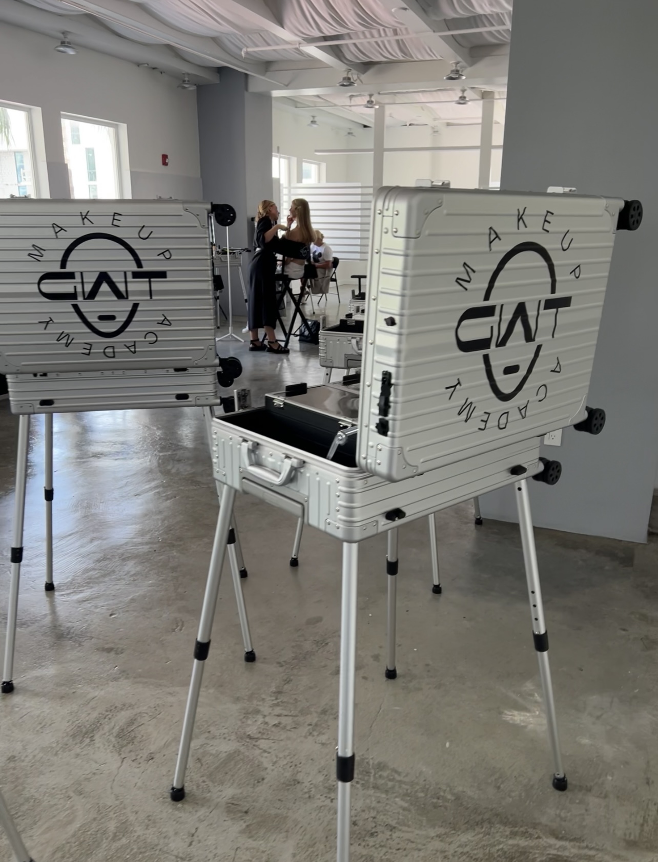 Godina Worldwide Team Makeup Academy