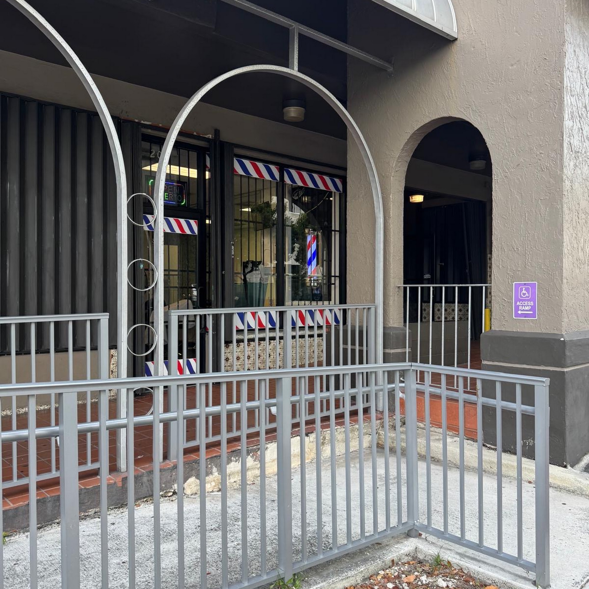 Wow fernan Barber Shop 207 SW 17th Ave, Miami Florida 33135