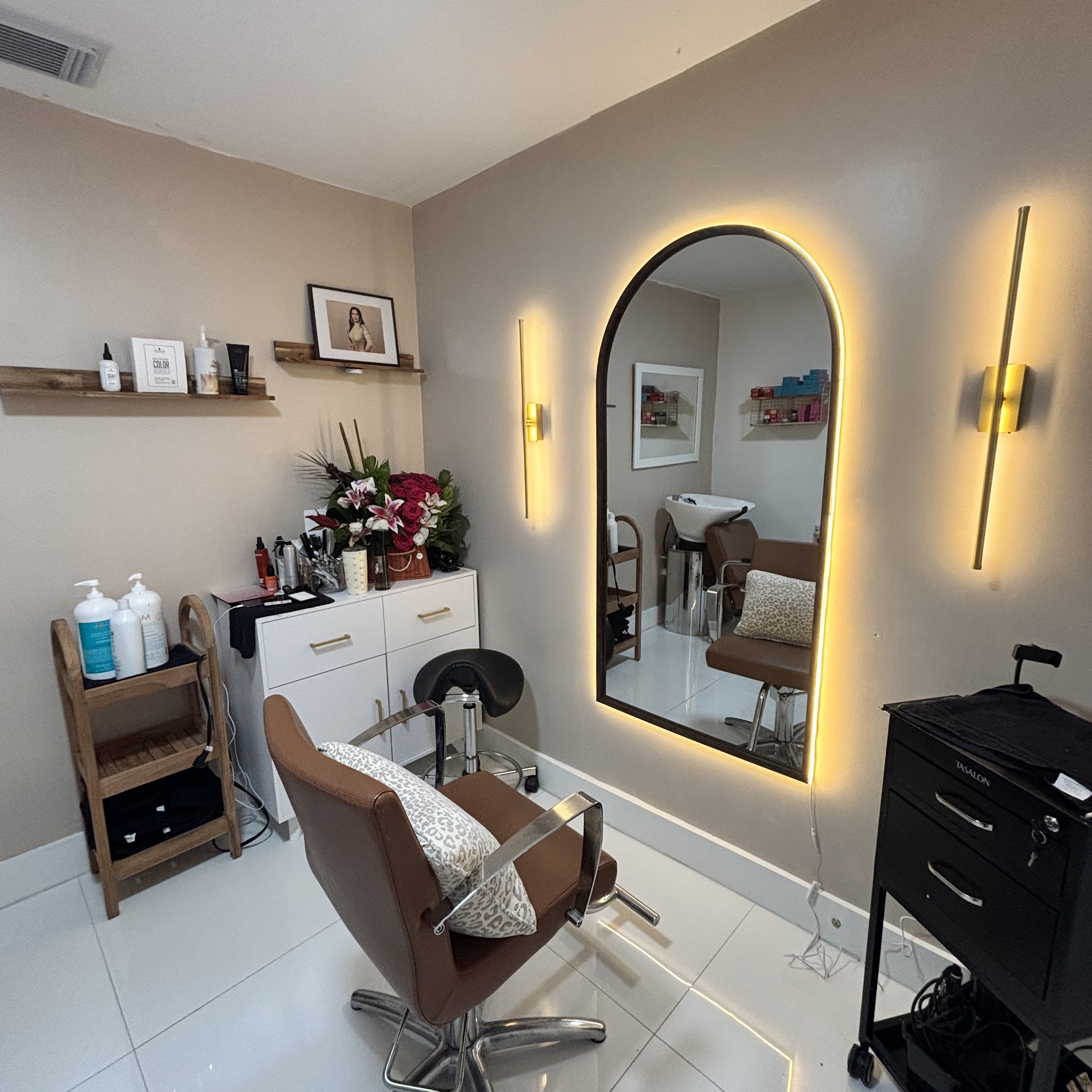 Wanda Elizabeth hair 2397 SW 22nd St, Miami Florida 33145