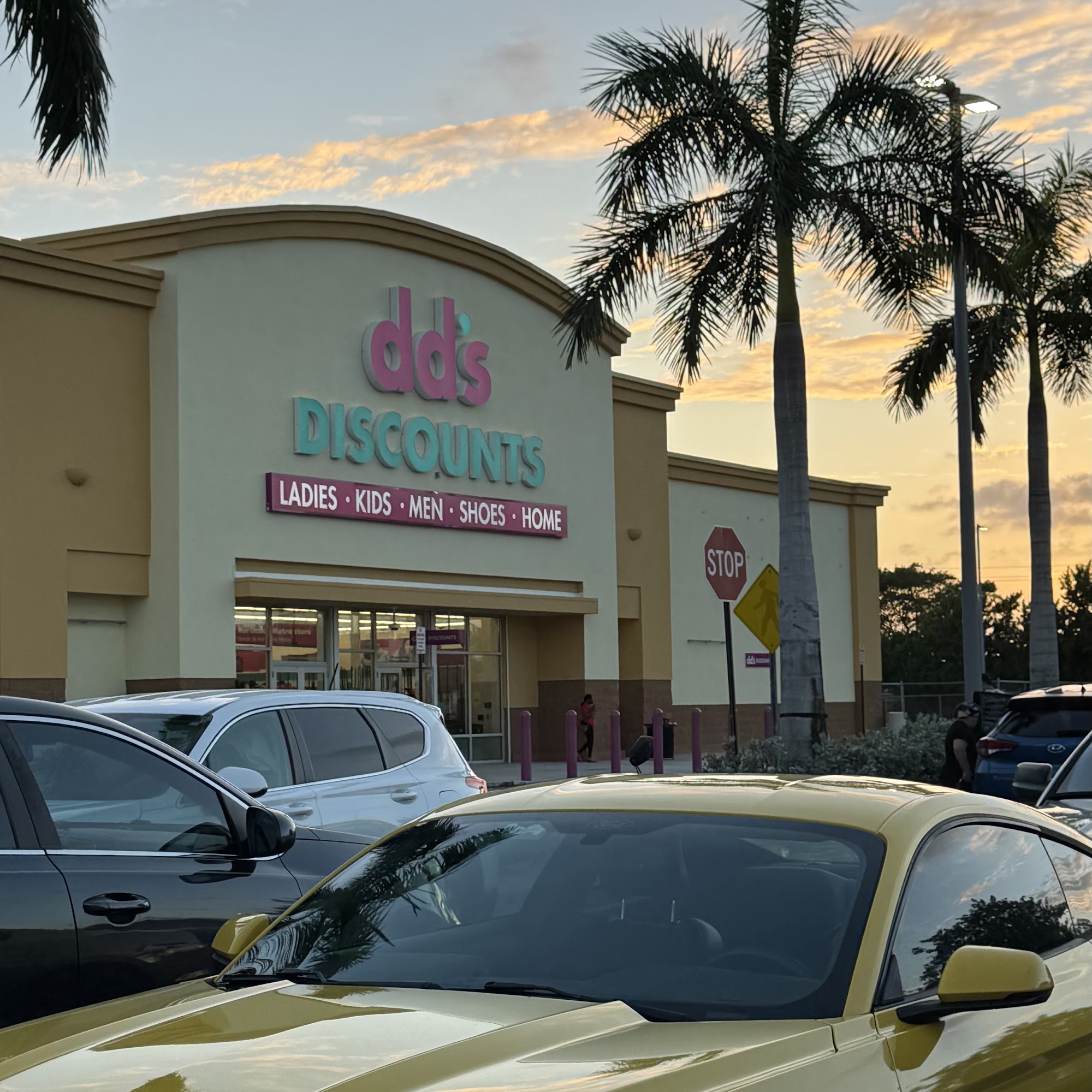 dd's DISCOUNTS