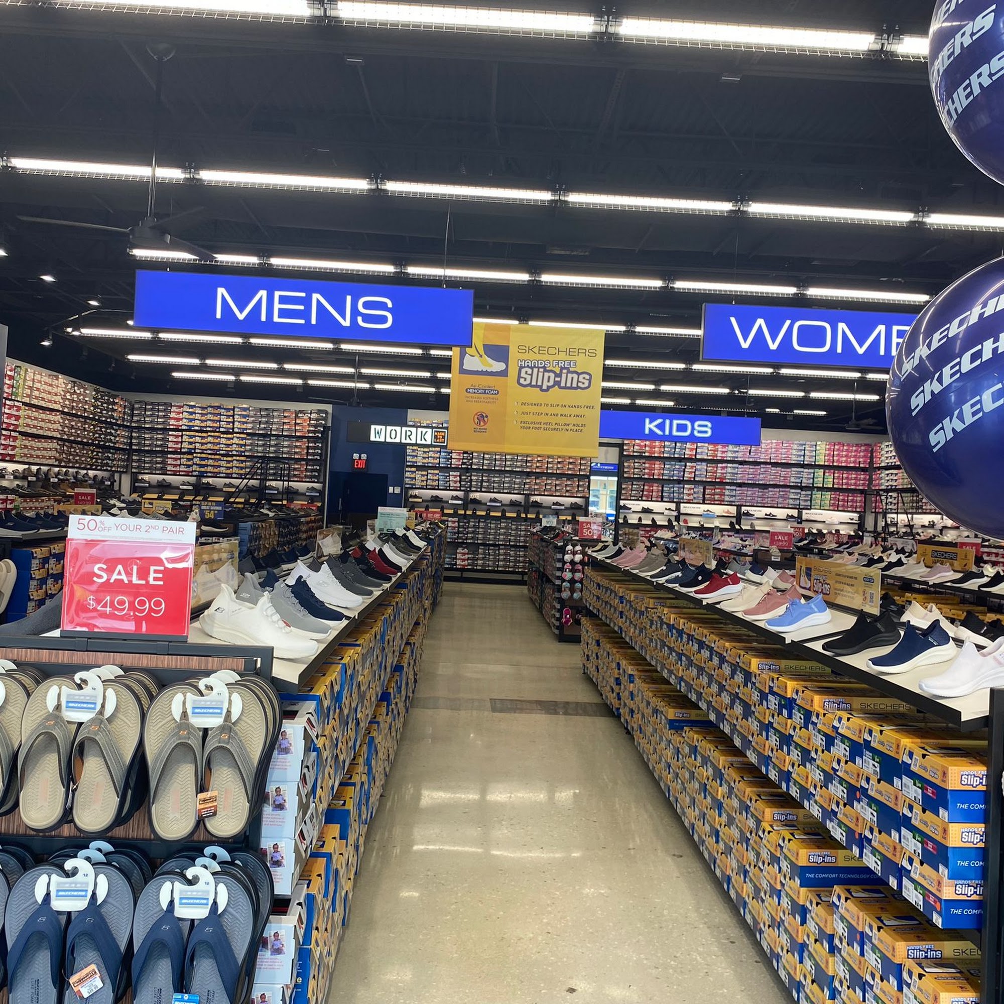 SKECHERS Warehouse Outlet