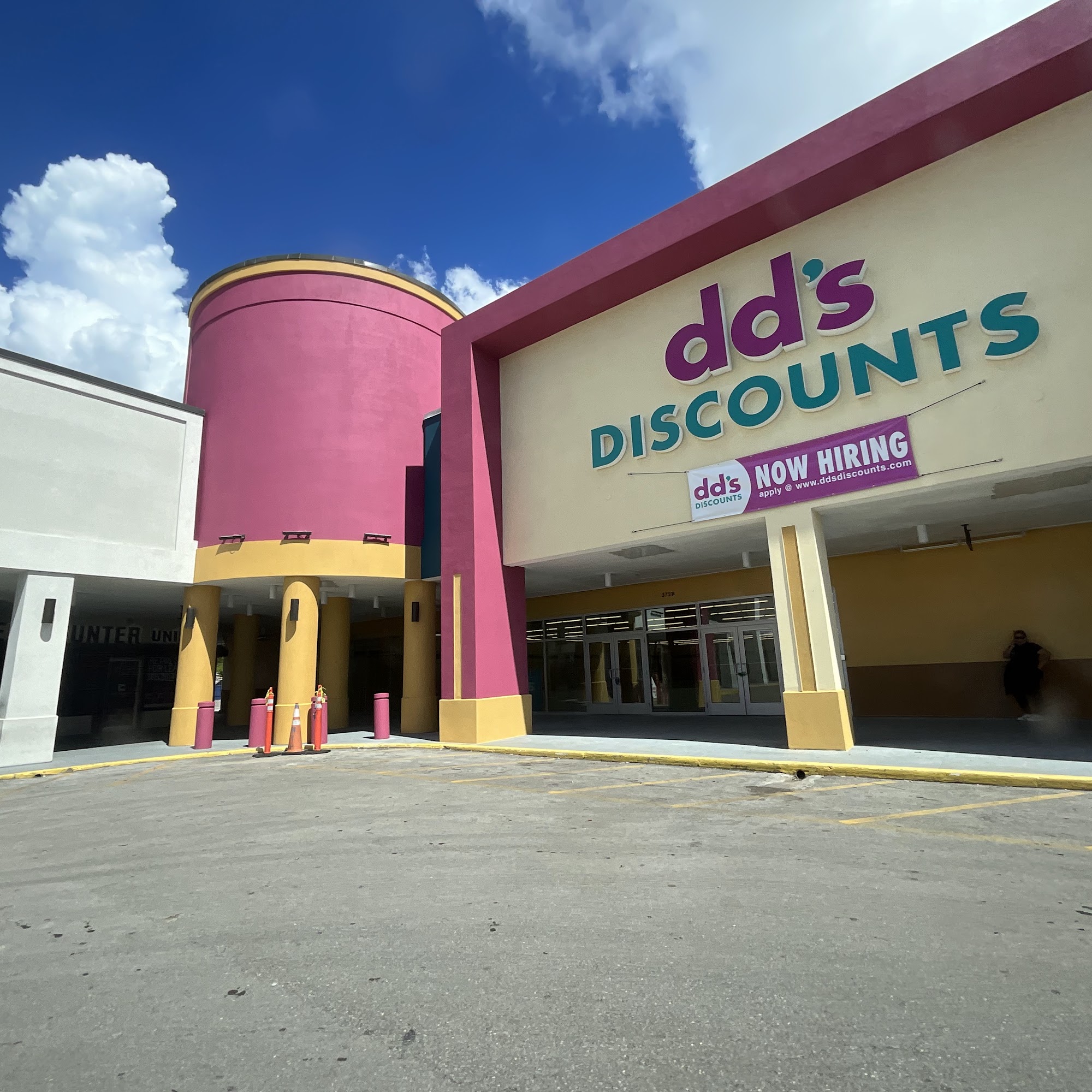 dd's DISCOUNTS