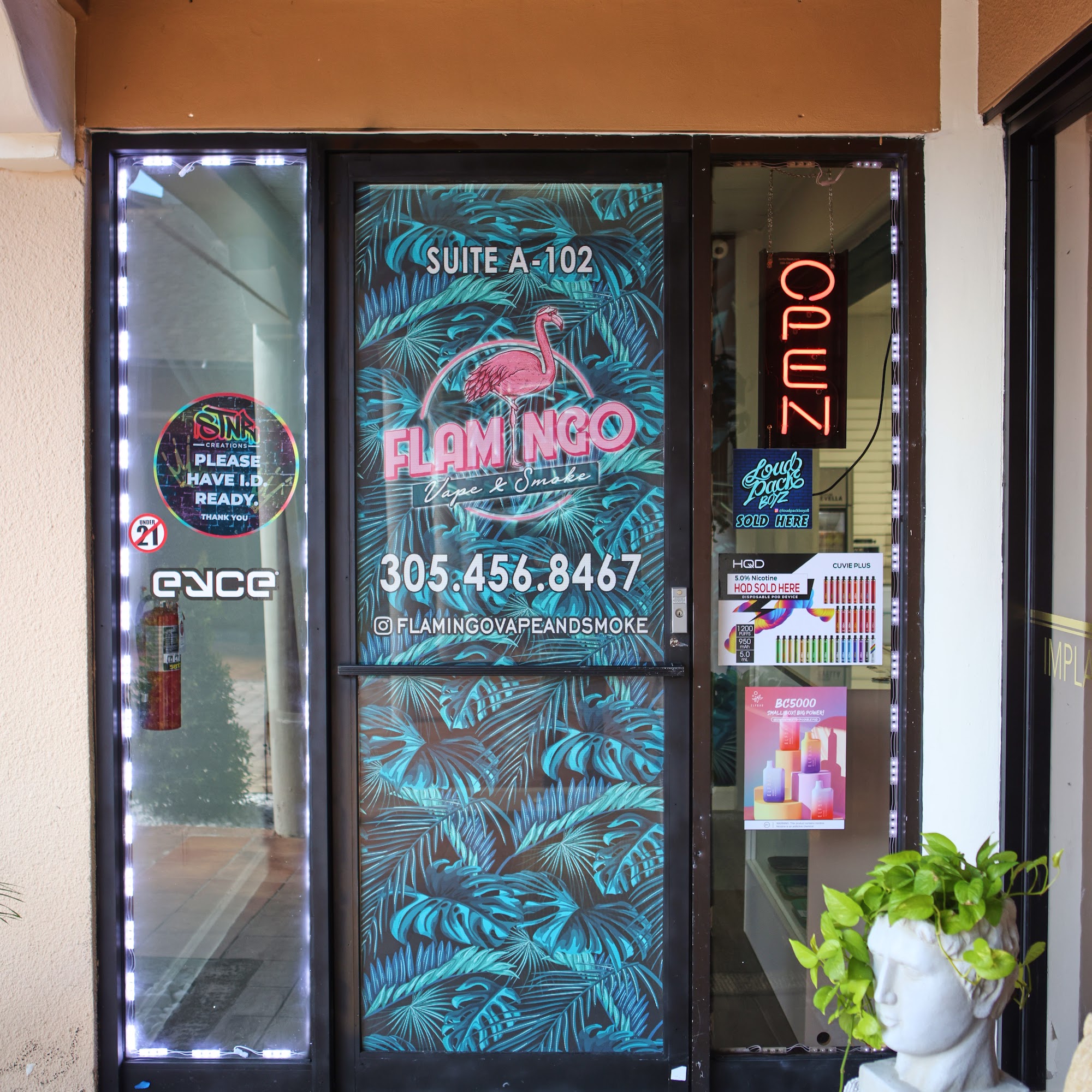 Flamingo Vape & Smoke