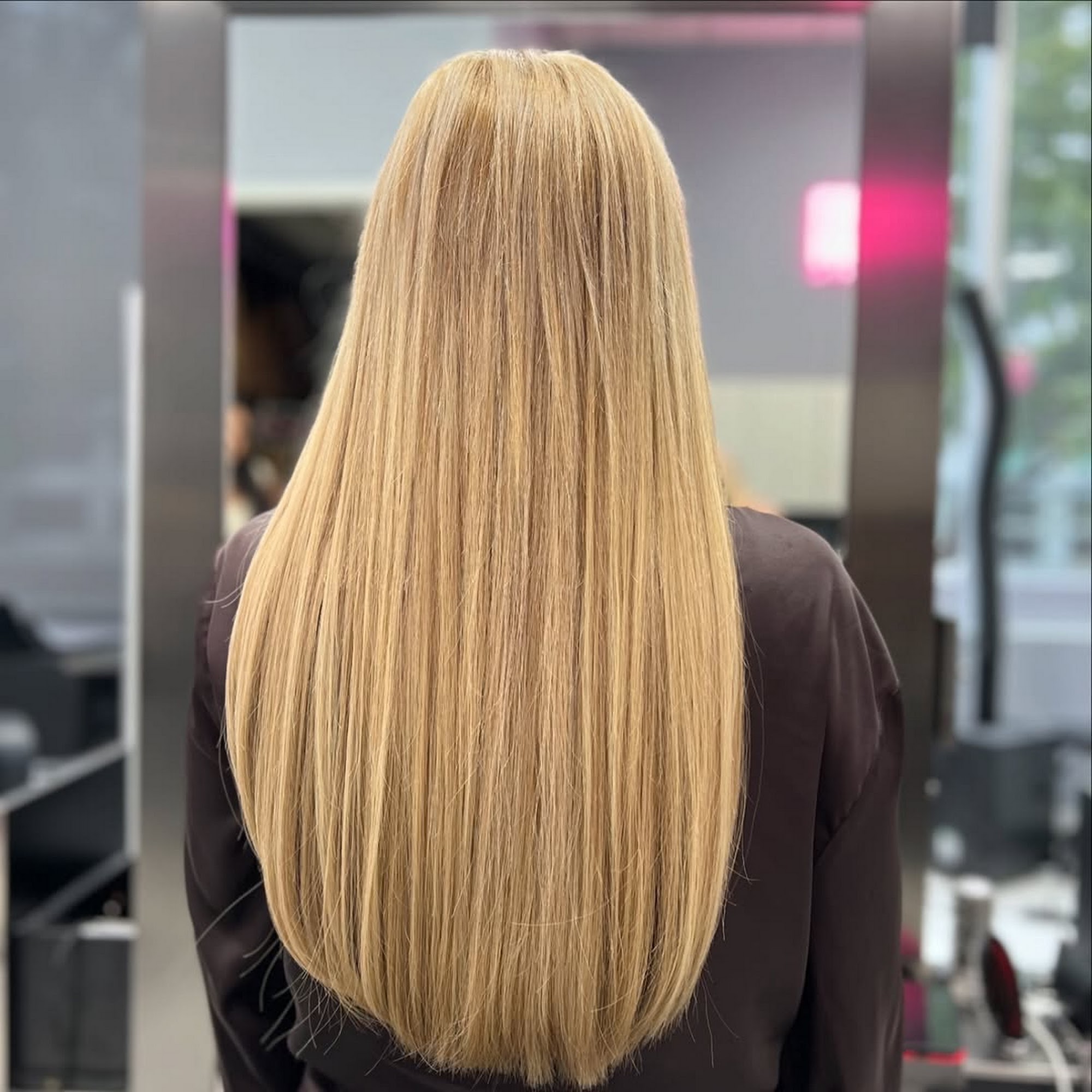 Hotties Hub Hair Salon 40 SW 13th St, Miami, FL 33130
