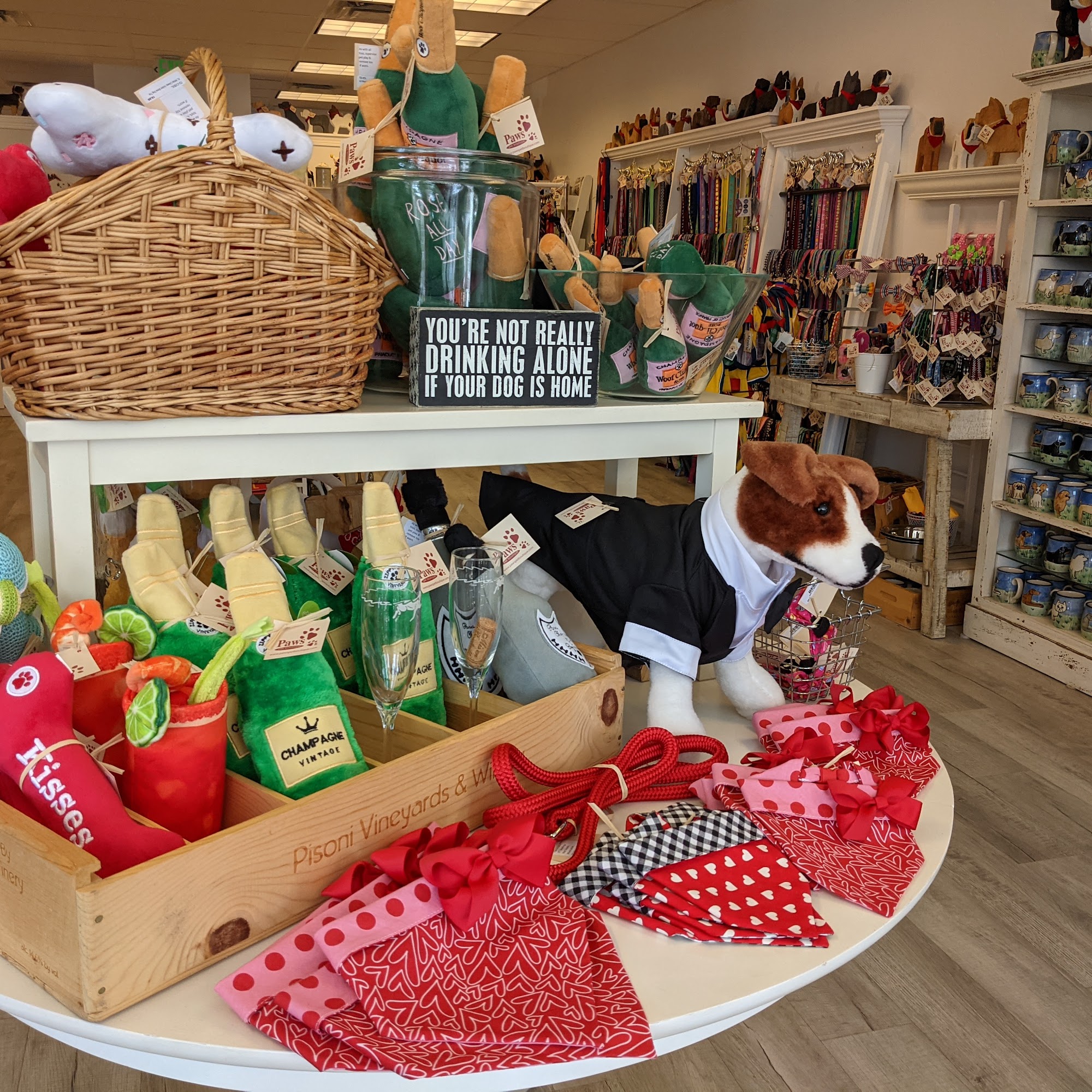 Paws pet boutique Naples