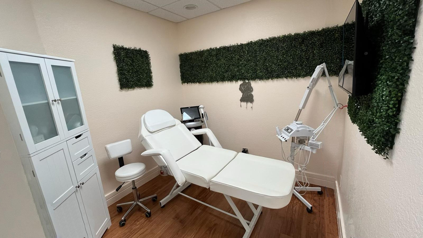 Dr. Priya Bhuta Eye Openerz P.A.