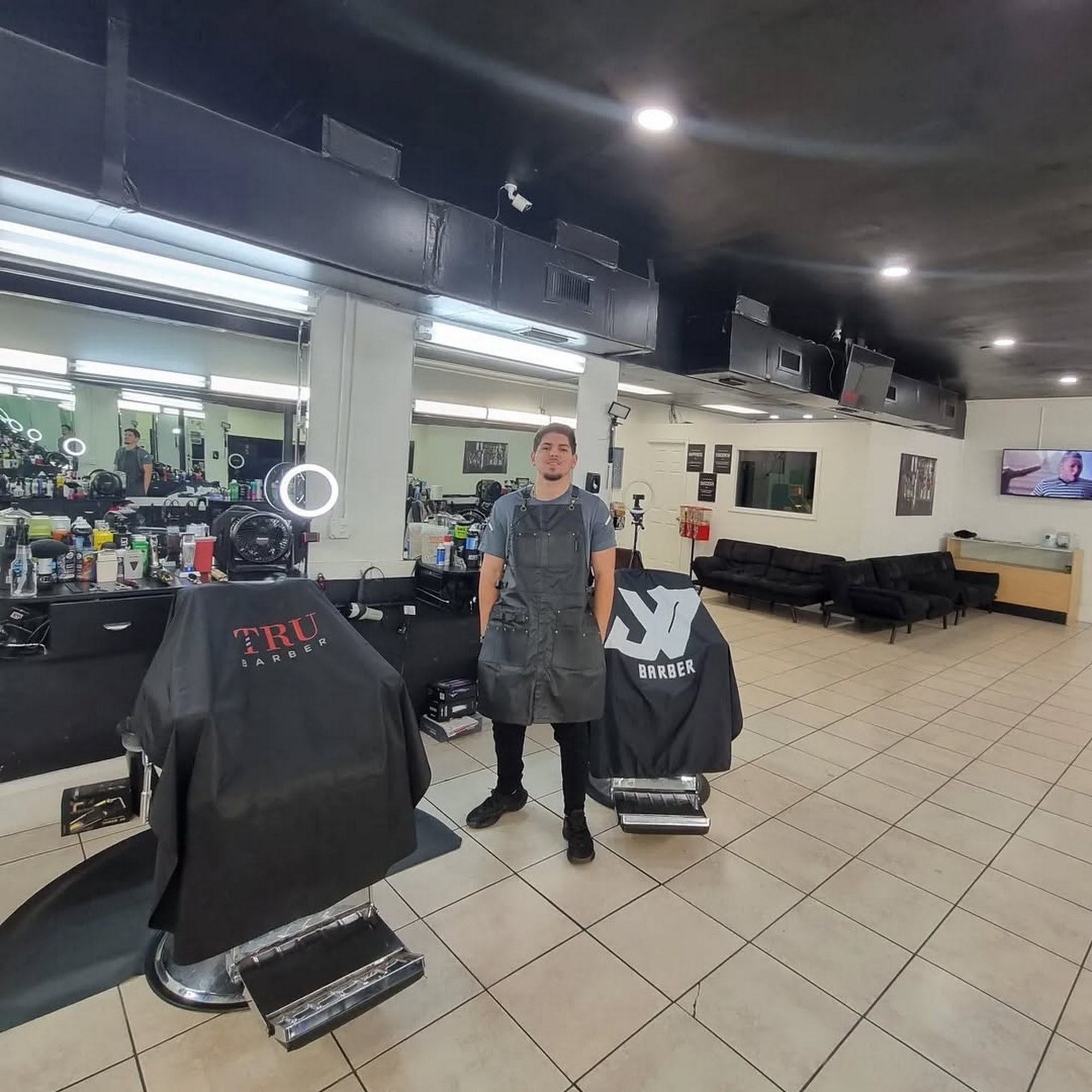 Erasmo The Barber 7273 Vanderbilt Beach Rd, Naples Florida 34119