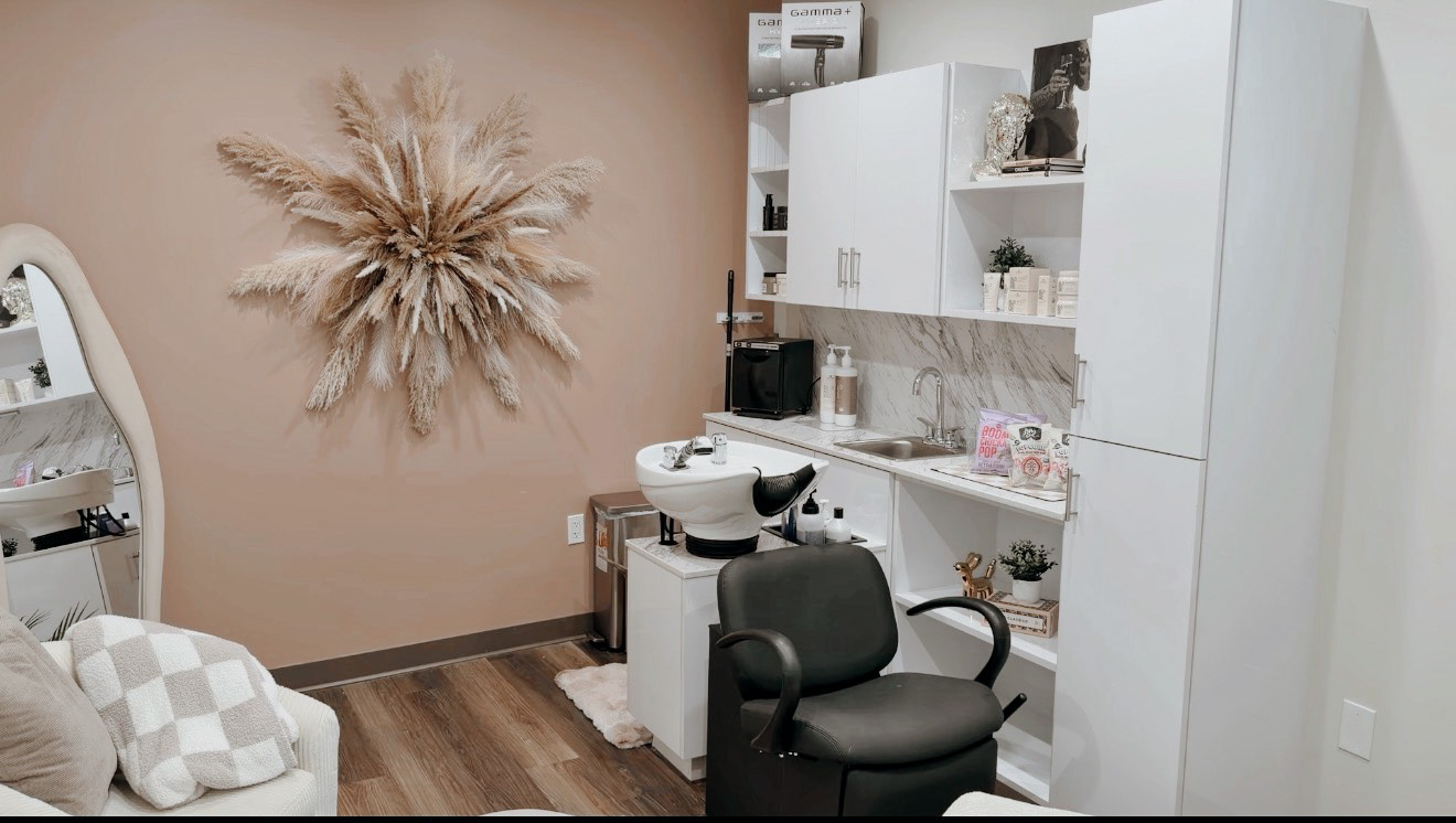 Allure Society 1559 Atlantic Blvd #127, Neptune Beach Florida 32266