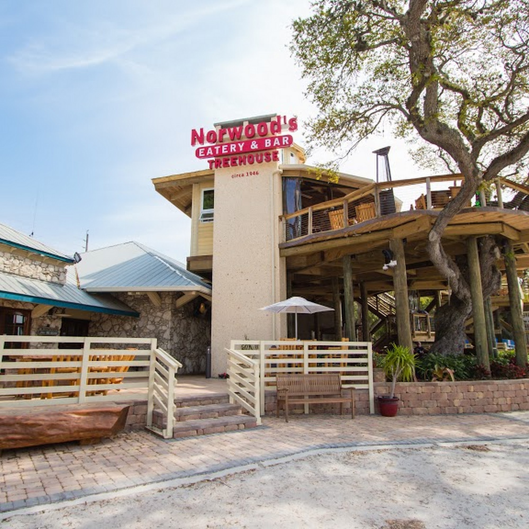 Norwood's Restaurant & Treehouse Bar New Smyrna Beach