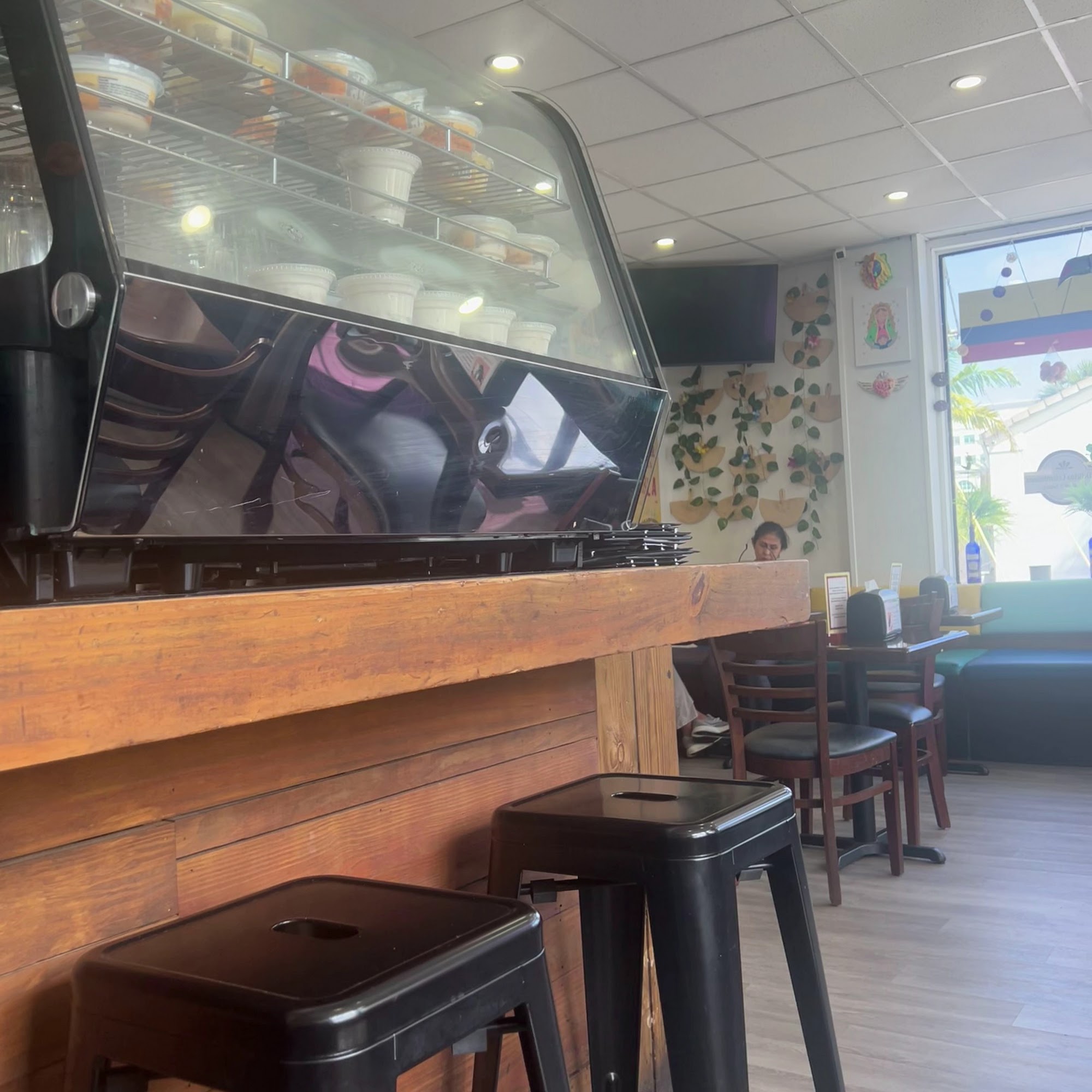 LAS DELICIAS RESTAURANT & BAKERY North Miami