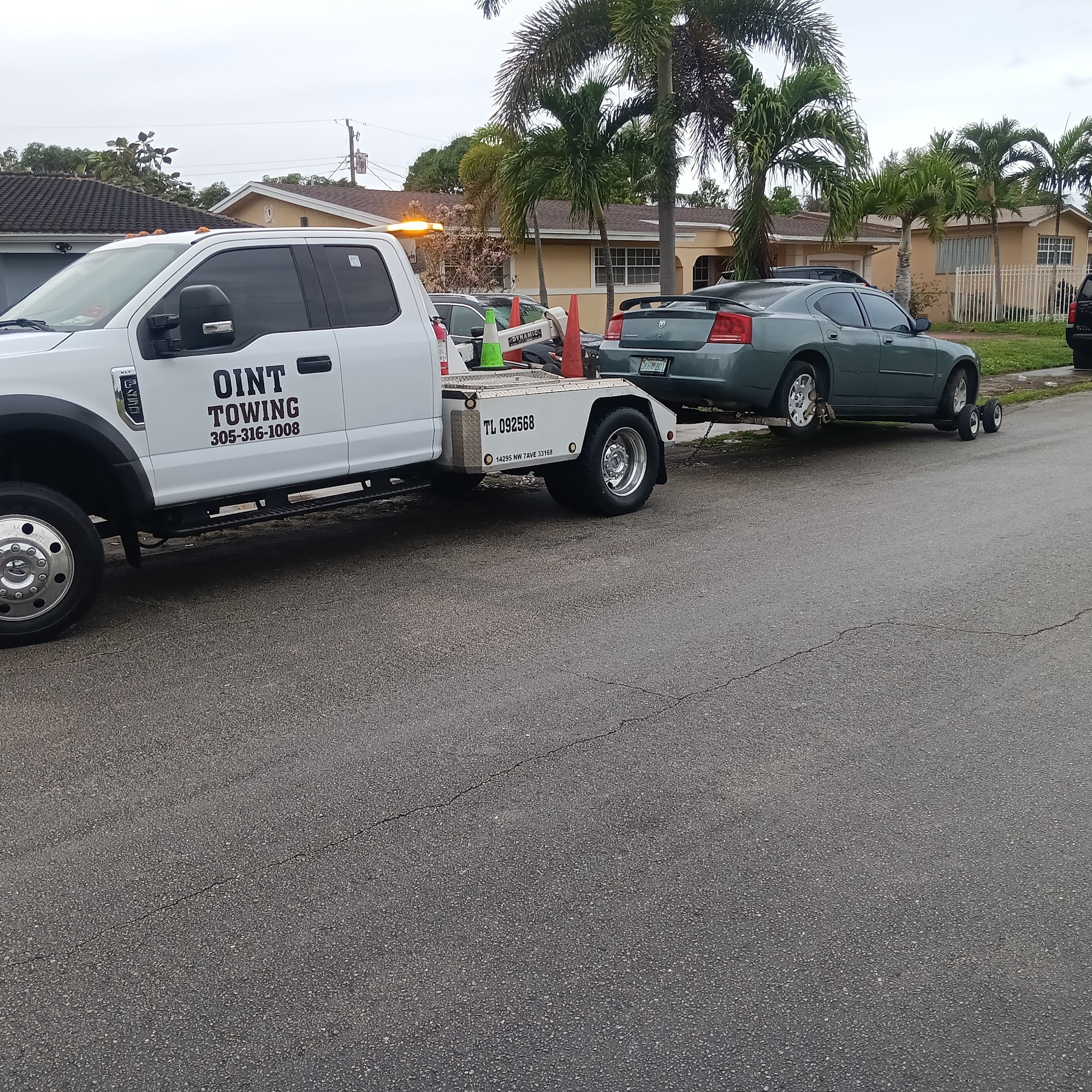 oint towing inc tow truck North Miami
