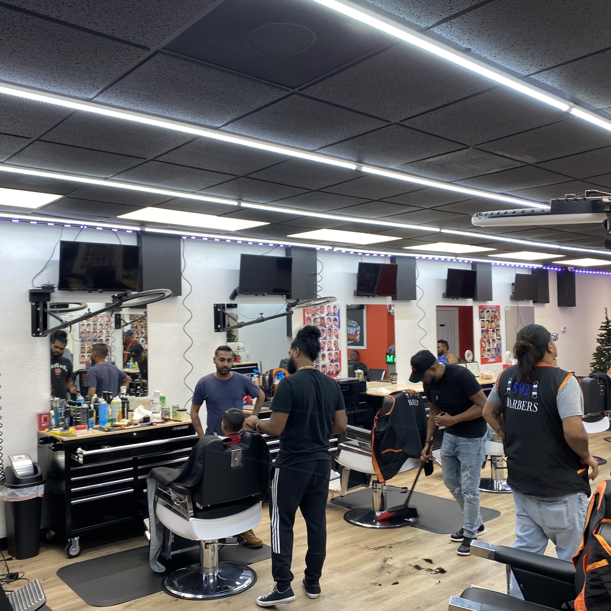 592 Barbers 4 S Cumberland Ave, Ocoee Florida 34761