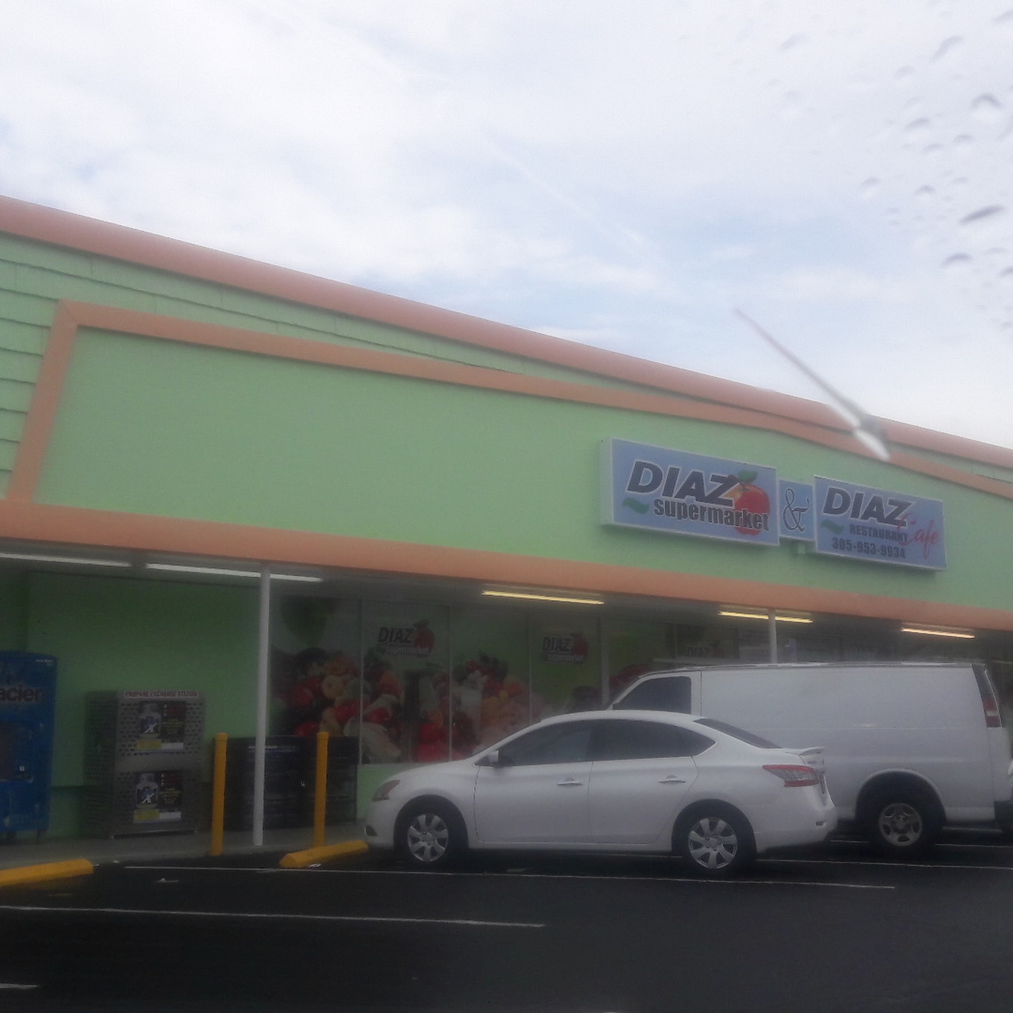 Diaz Supermarket Opa-locka