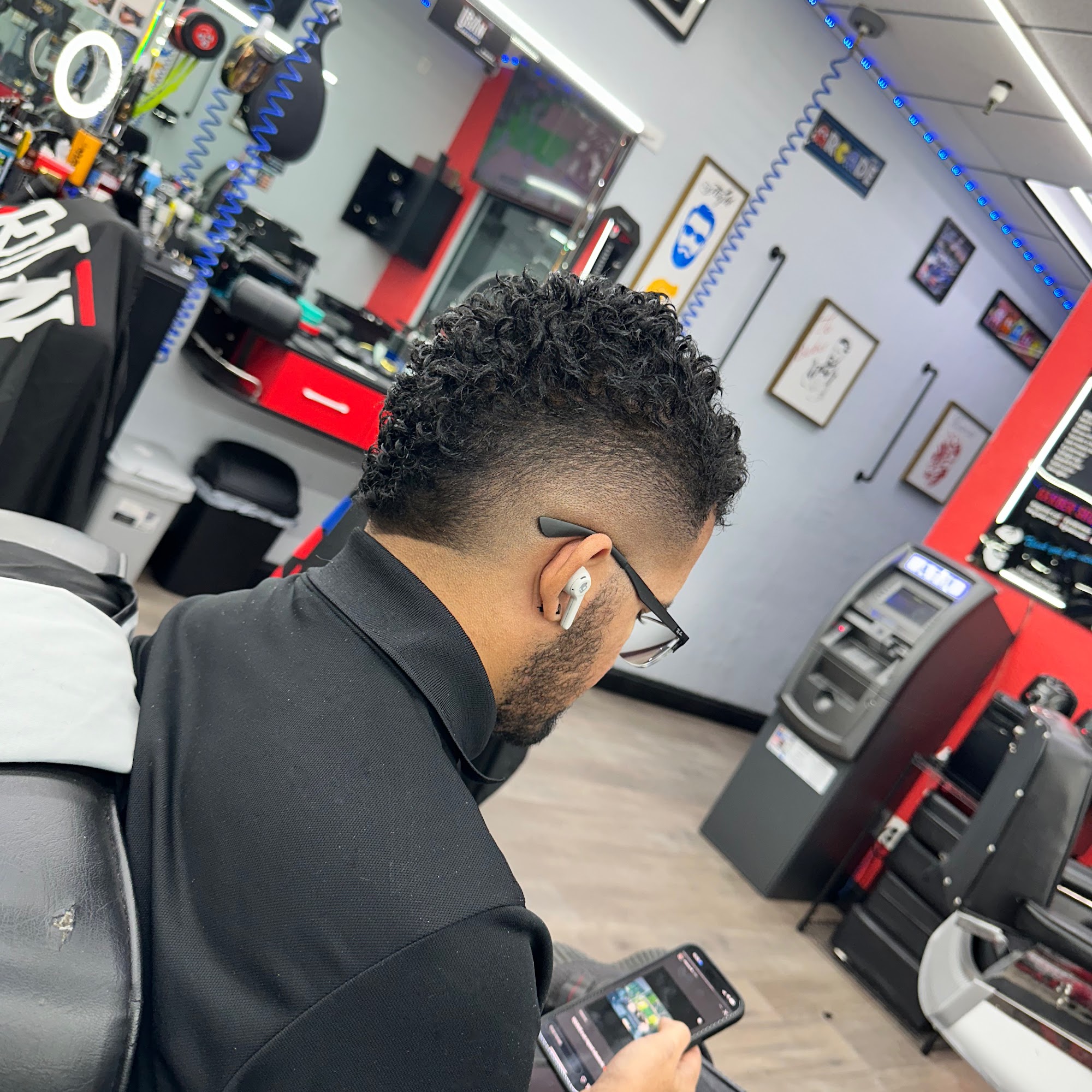 Cuts by Lew 1233 W Sand Lake Rd, Orlando Florida 32809
