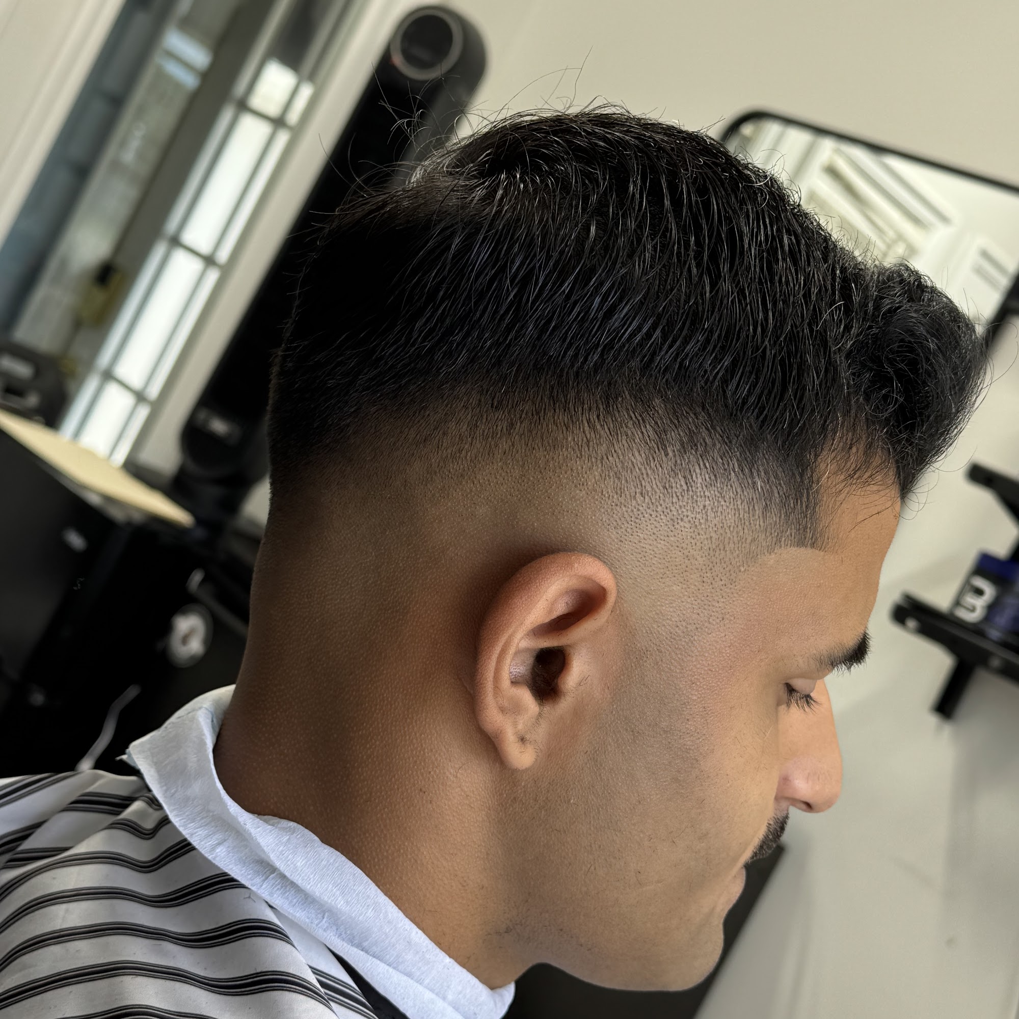 2 guy's barbershop 7491 Conroy Windermere Rd, Orlando Florida 32835