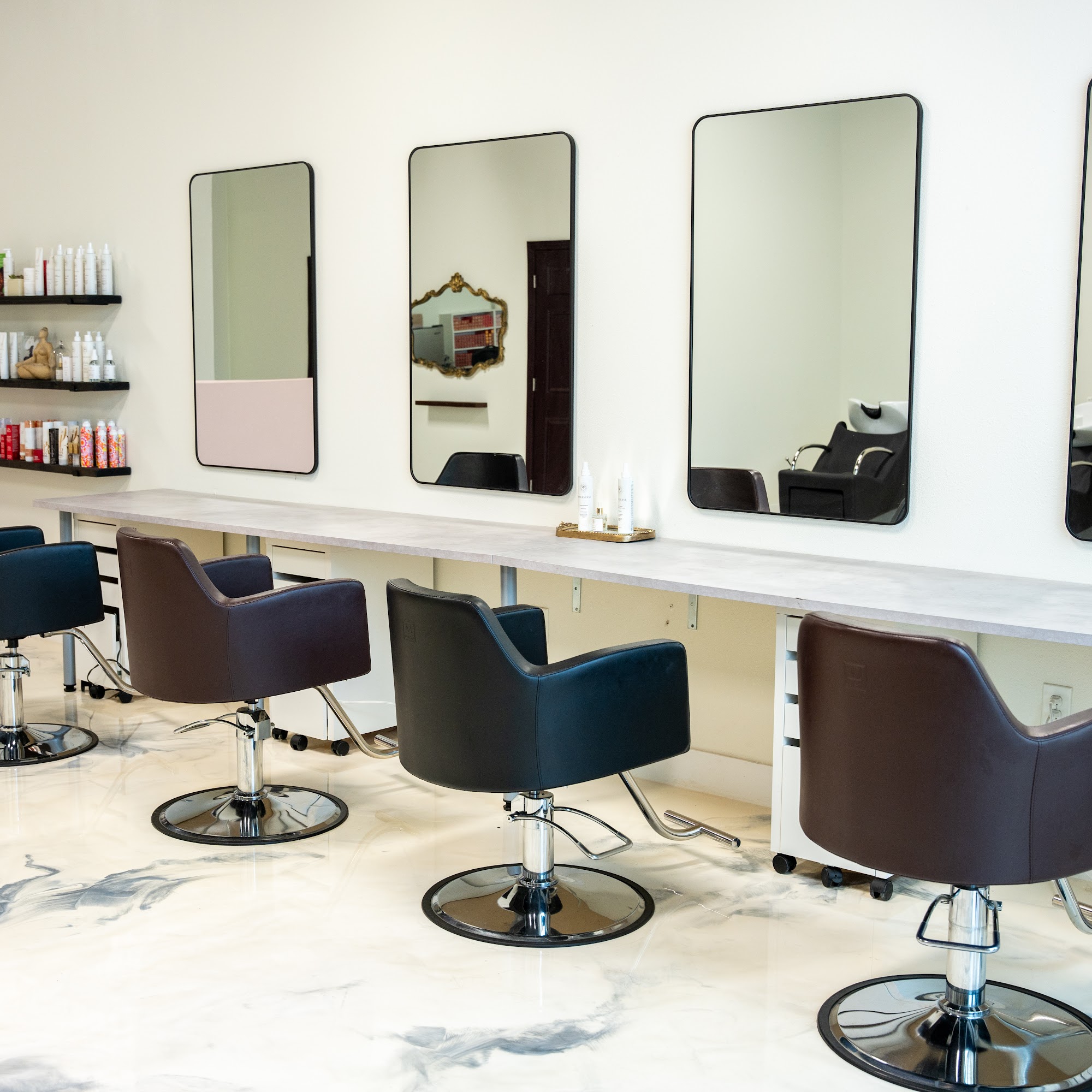 LUX beauty salon 7362 Futures Dr Suite 25, Orlando Florida 32819