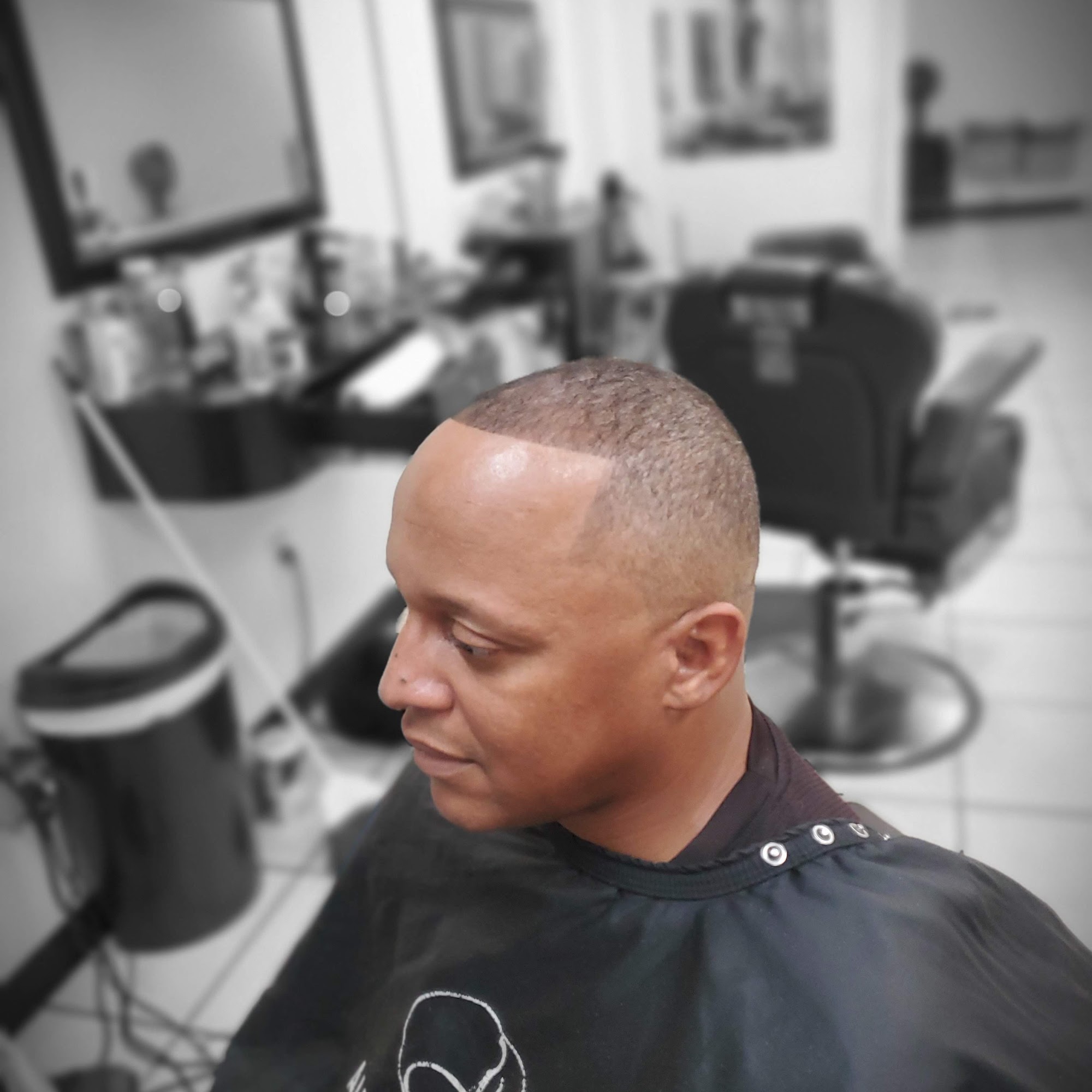 Bk's incredible Cutz 5768 N Orange Blossom Trl, Orlando Florida 32810