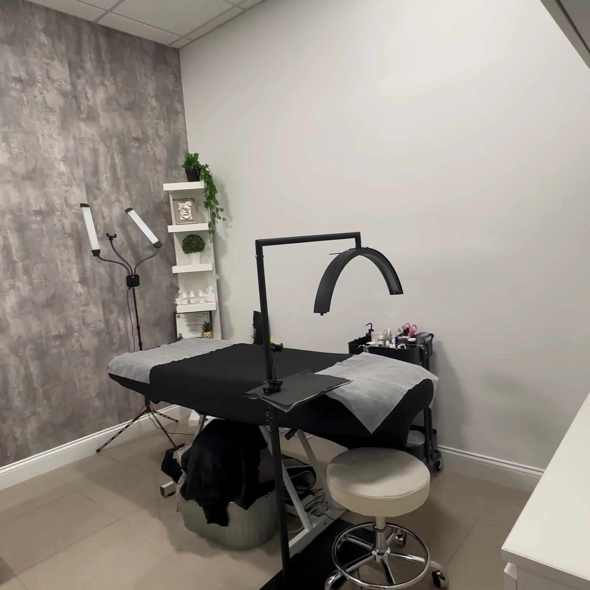 Gaby Ríos Studio 7362 Futures Dr Suite 3, Orlando, FL 32819