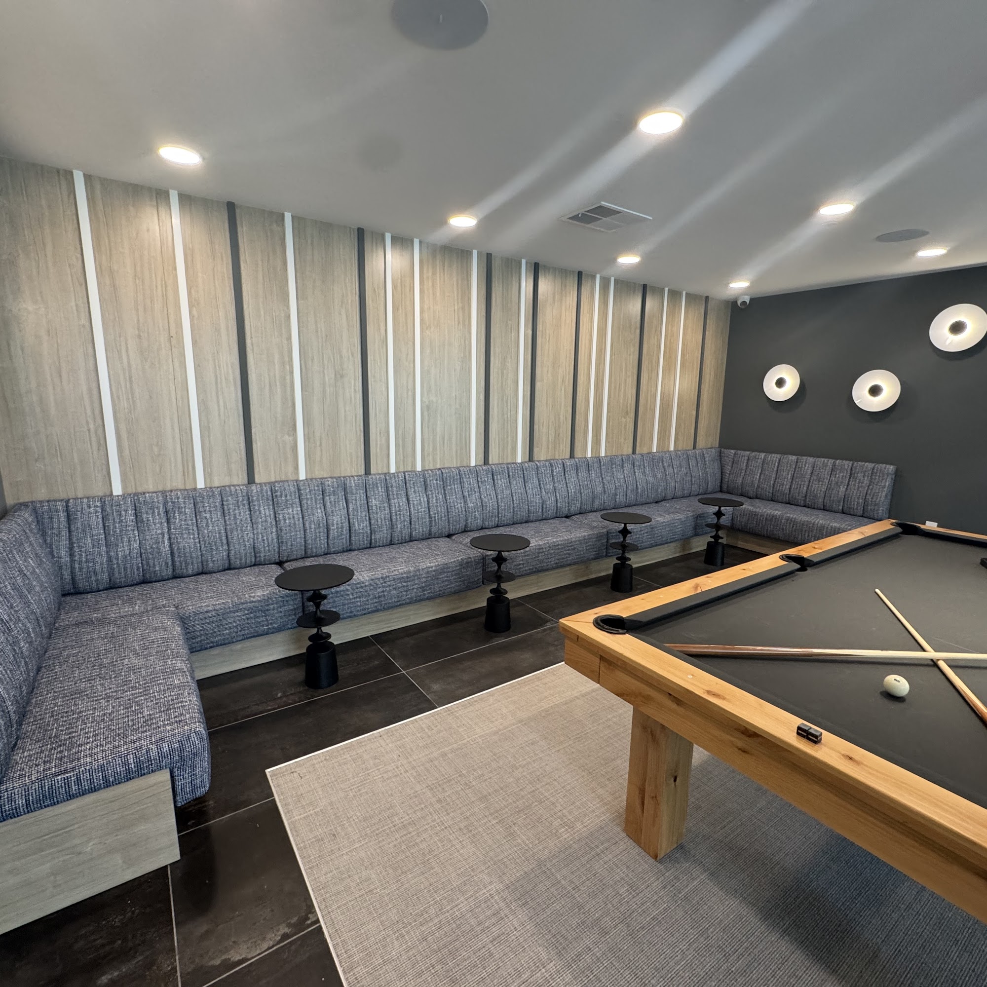 REVIVAL FURNITURE STUDIO Oviedo