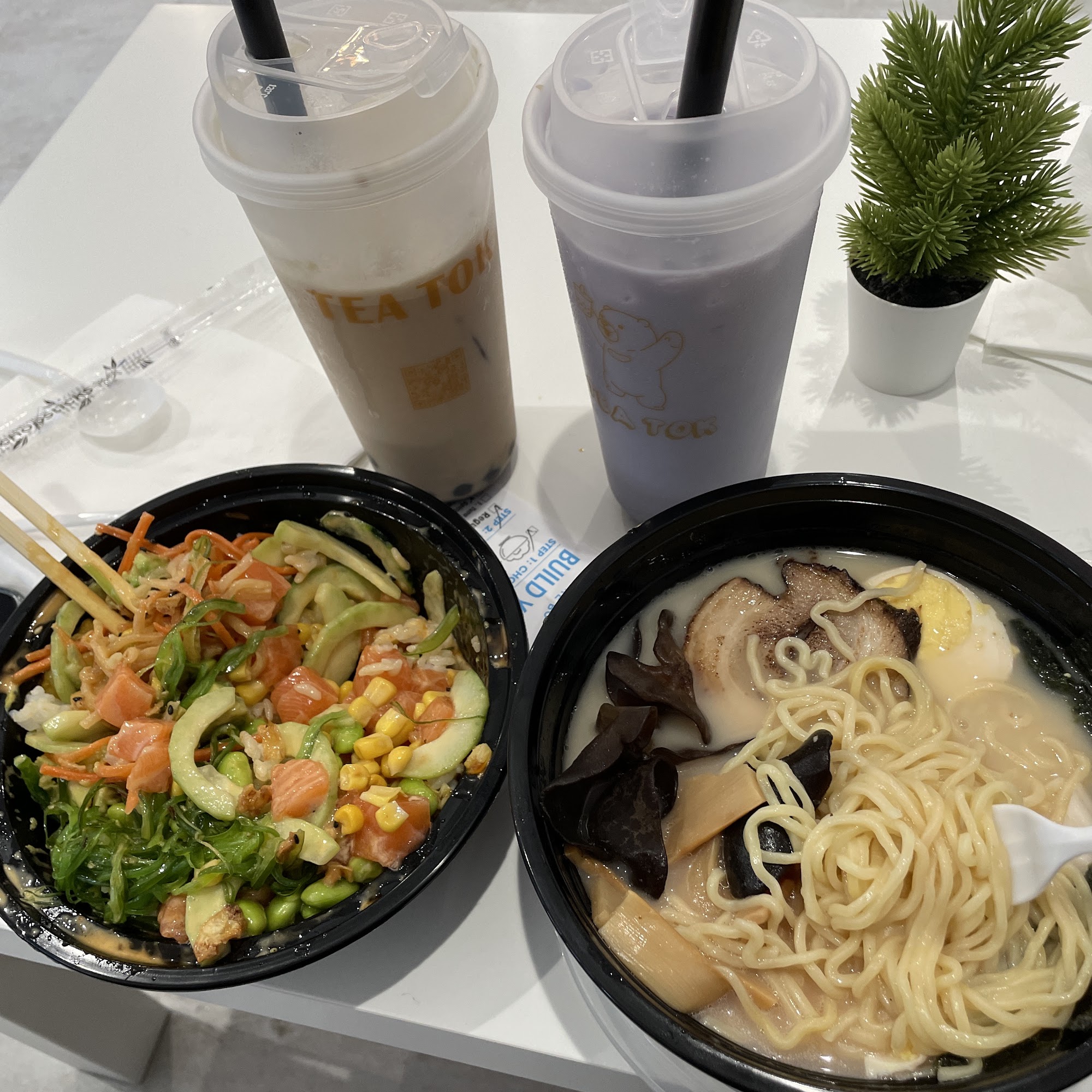 Tea tok & poke bowl Palm Bay