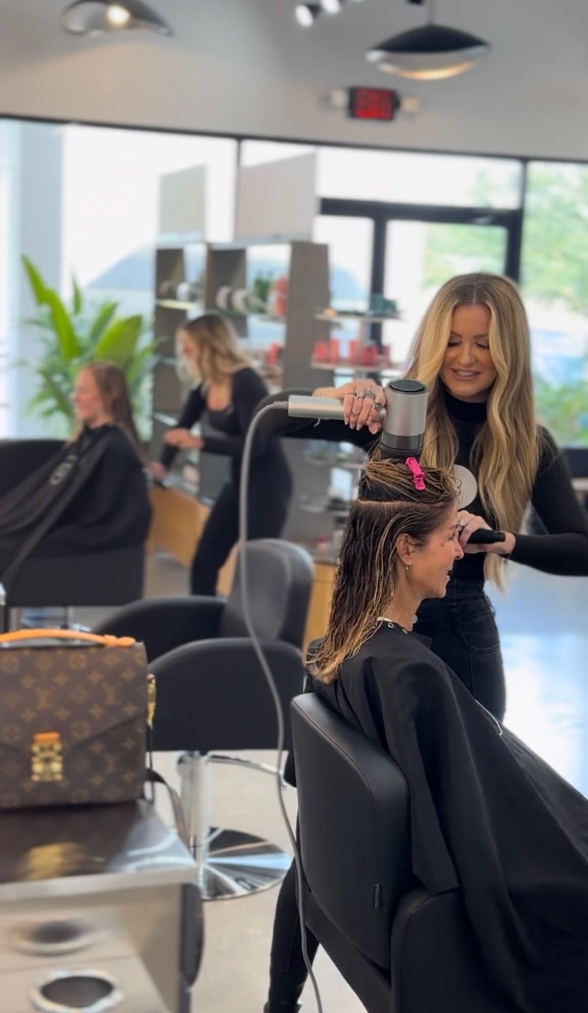 Salon Blond AVEDA - Palm Harbor 3446 Tampa Rd, Palm Harbor Florida 34684