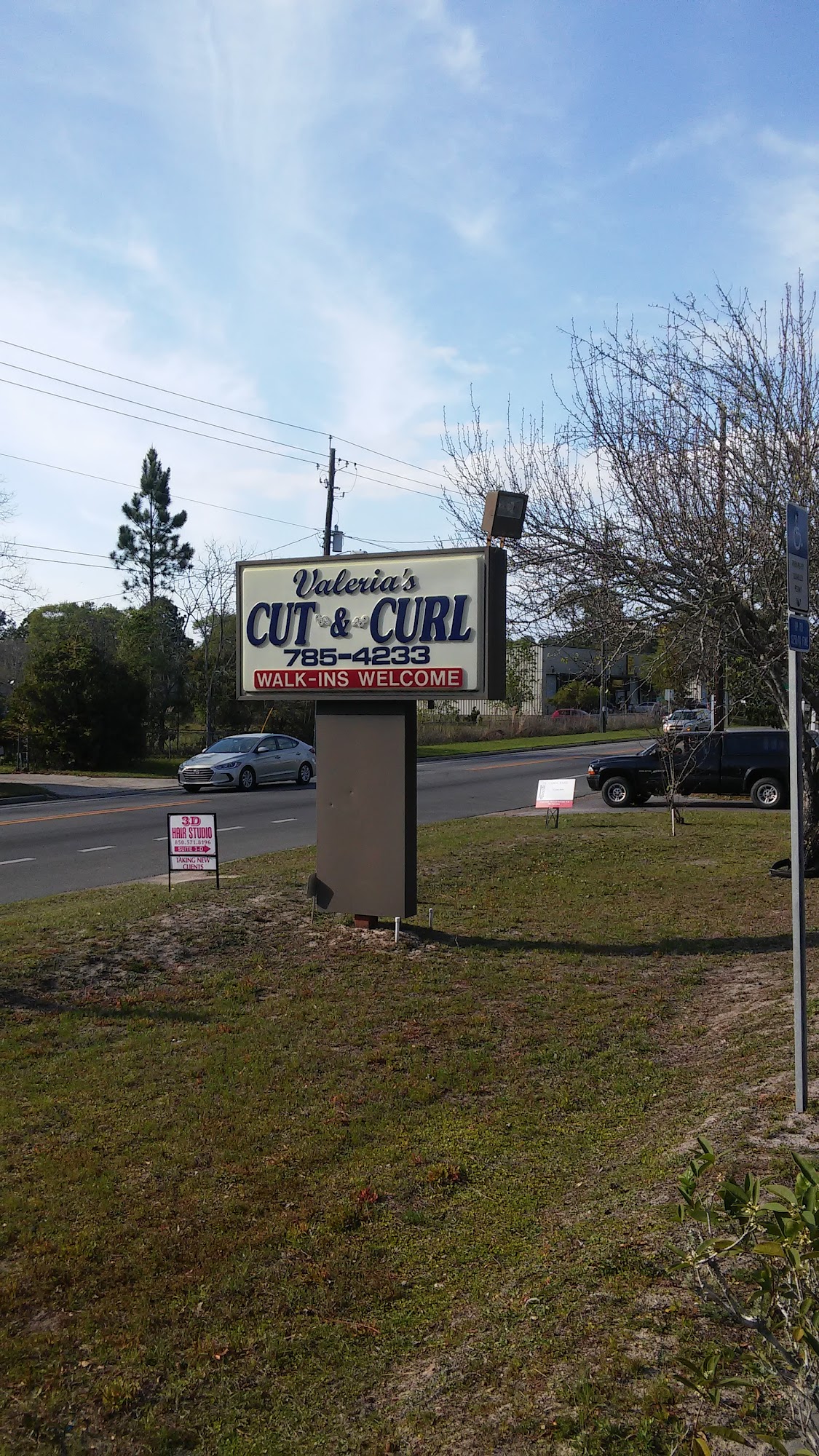 Valeria's Cut & Kurl