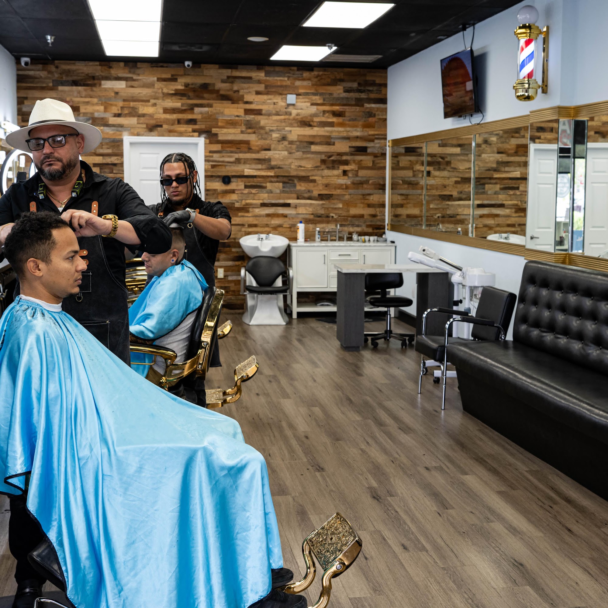 Barbería All Family 9813 Pines Blvd, Pembroke Pines Florida 33024