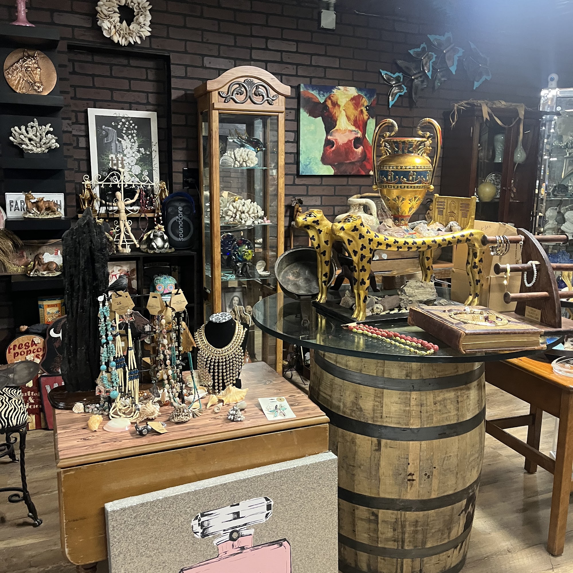 Roxys Treasure Hunters Pierson