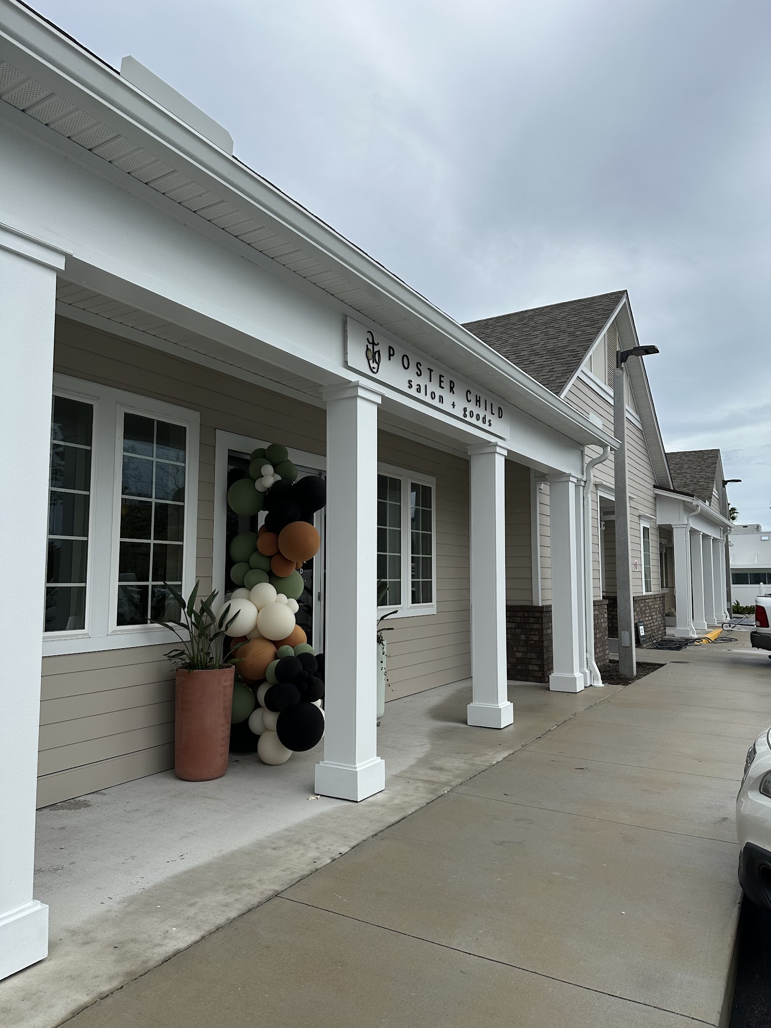 FW Hair - Located inside Poster Child Salon + Goods 40 Tavernier Dr Suite B, Ponte Vedra Beach Florida 32081