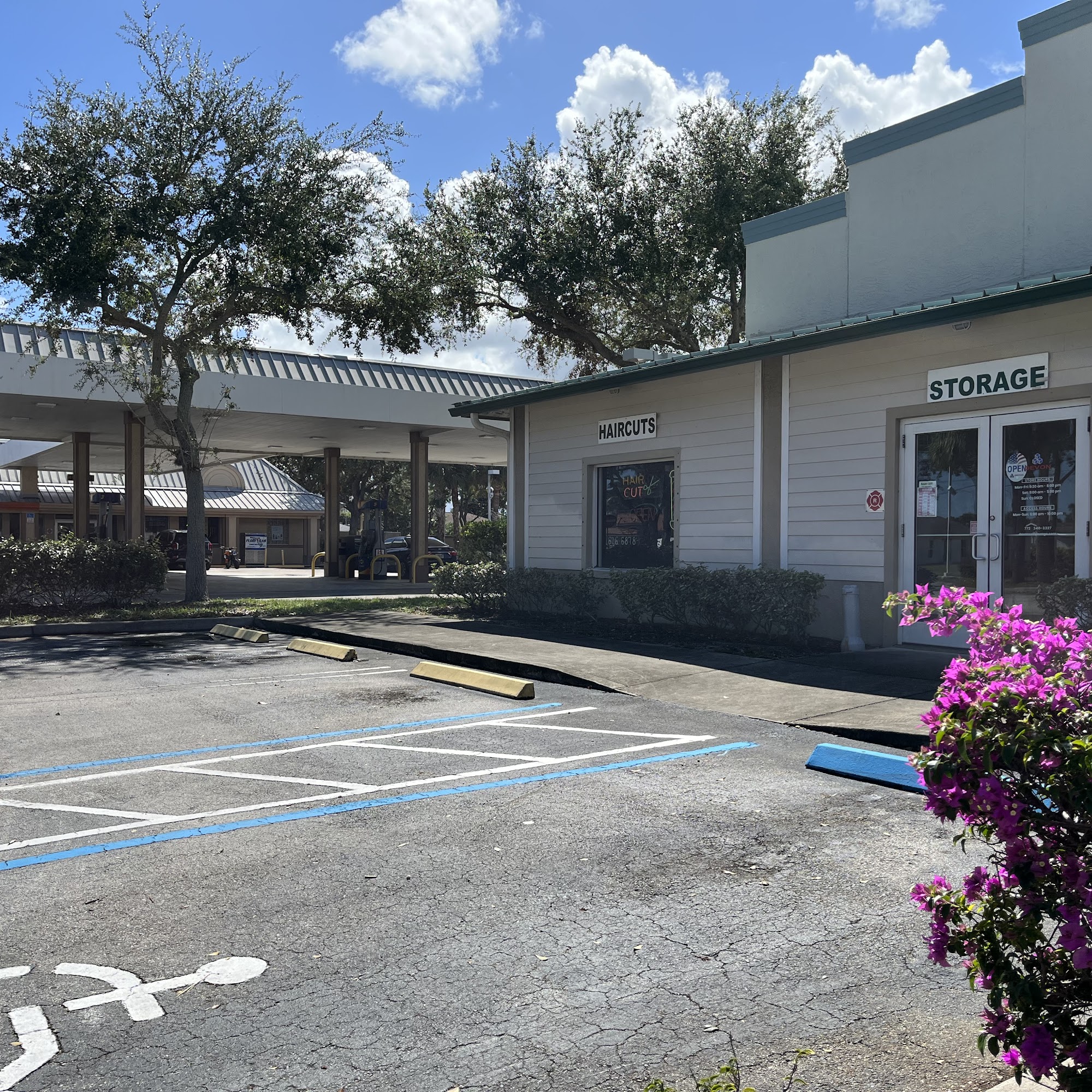 St James Haircut 600 NW Airoso Blvd, Port St. Lucie Florida 34983