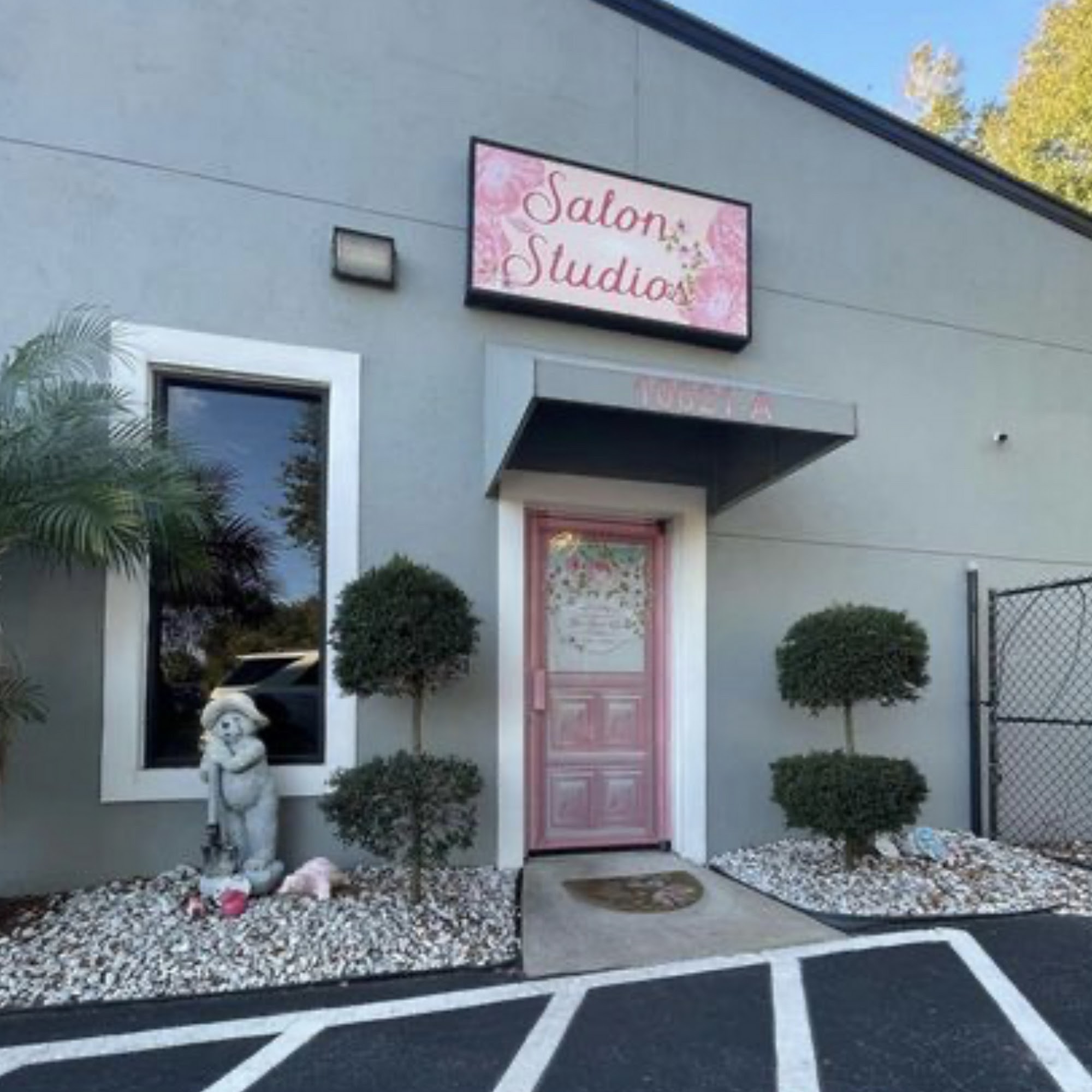 SIMPLY BE YOU TIFUL SALON STUDIOS