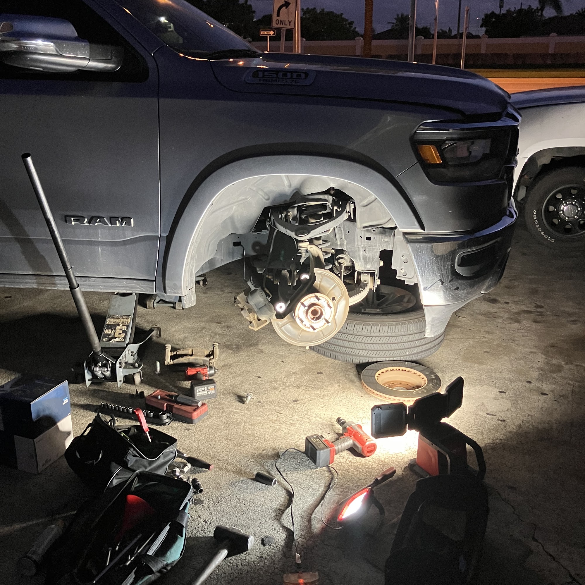 LATINO MOTORS MAX MOBILE MECHANIC Riviera Beach