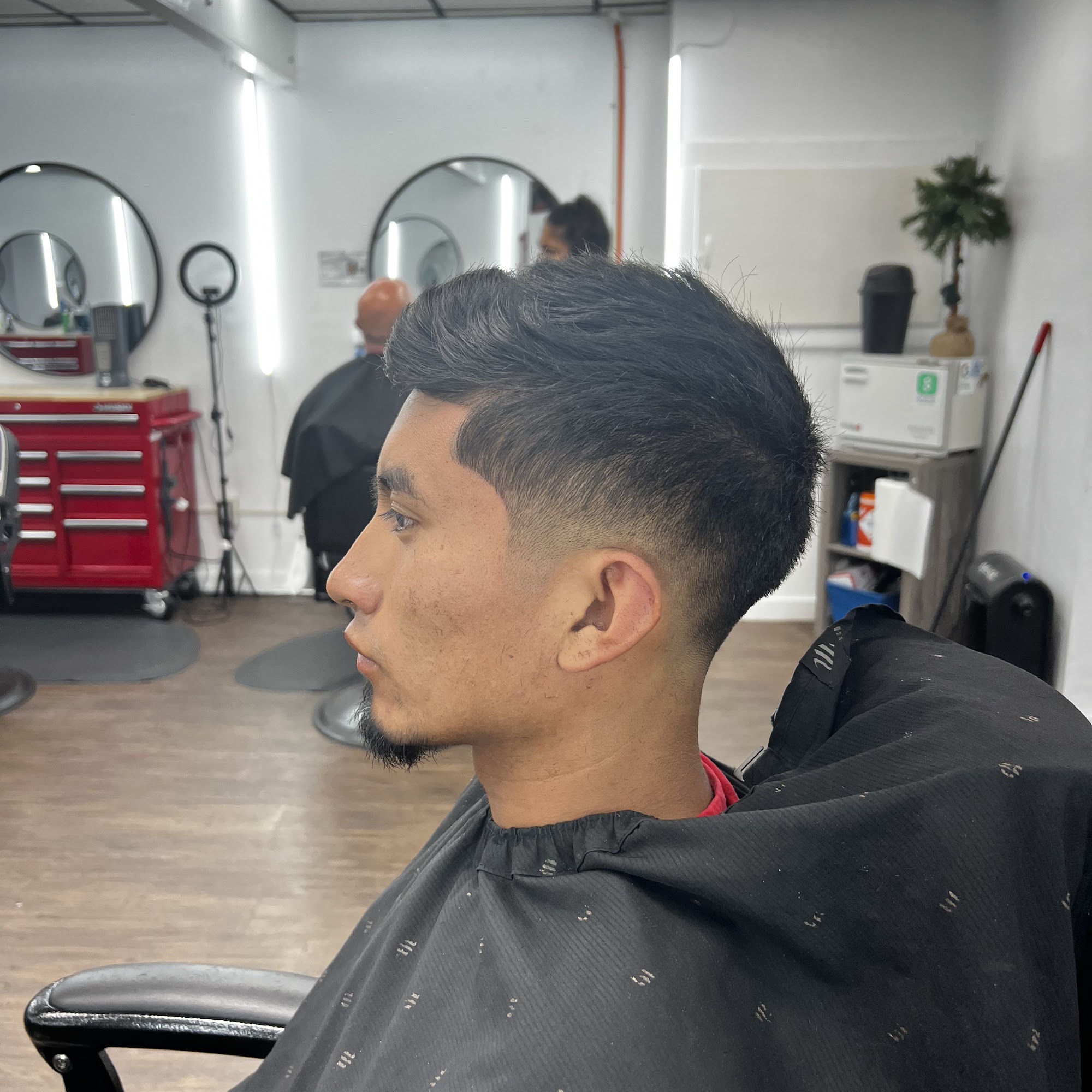 Crews Cutz 603 S U.S. Hwy 41, Ruskin Florida 33570