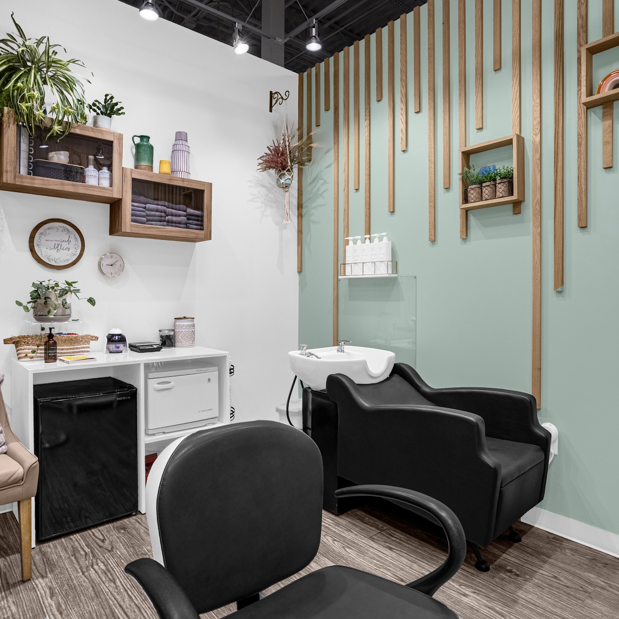 A Wildflowers Beauty 4720 International Pkwy Loft 25, Sanford Florida 32771