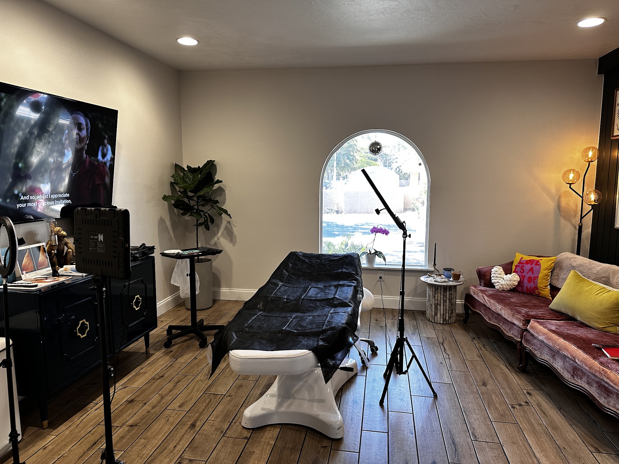 Beauty Haus SRQ 2015 Fruitville Rd, Sarasota Florida 34237