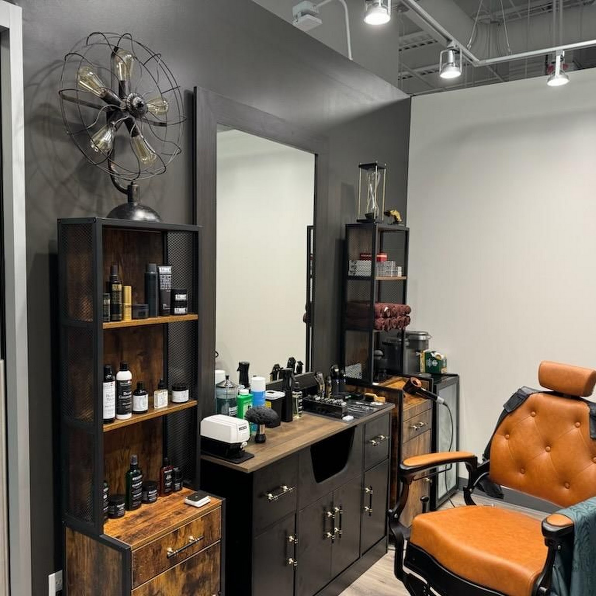 ONYX Hair Studio 6574 University Pkwy, Sarasota Florida 34240