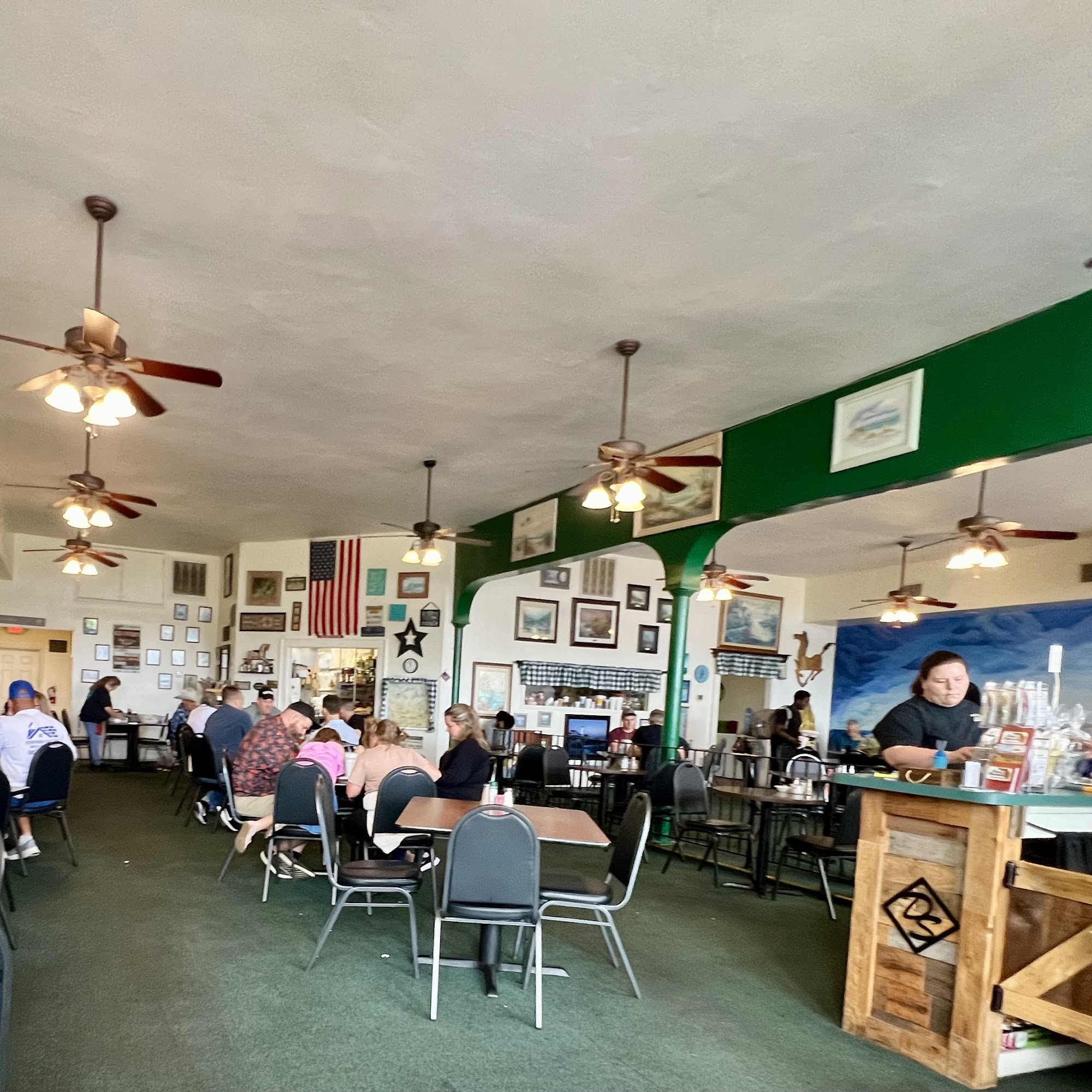 Dee's Place Sebring