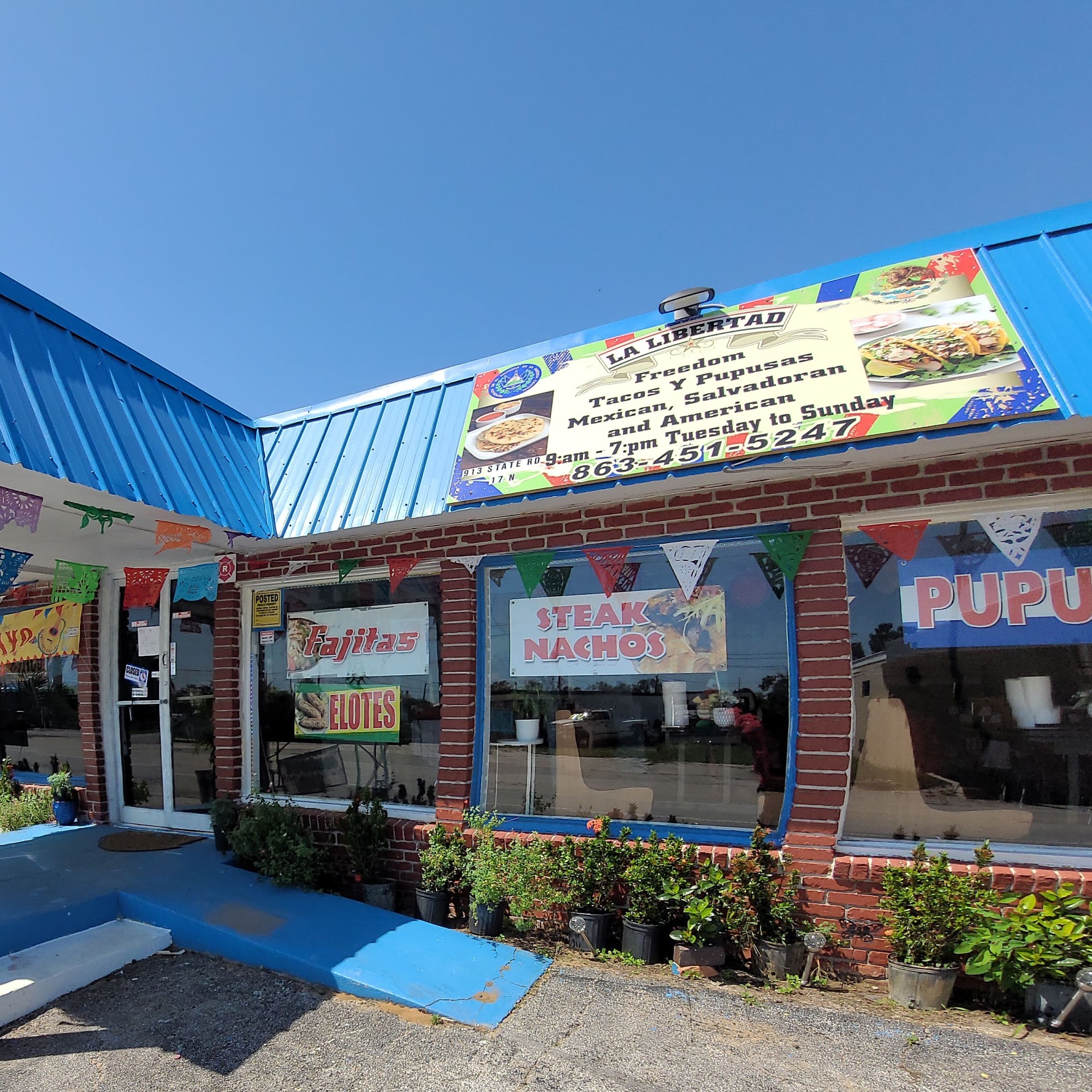 Tacos Y Pupusas La Libertad 913 FL-17, Sebring