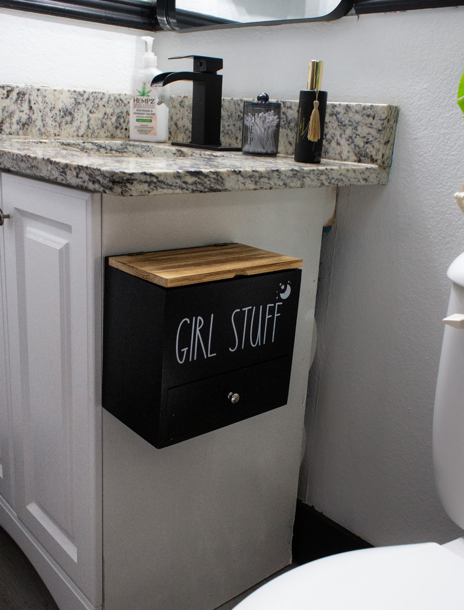 The Cre8tive Studio LLC.