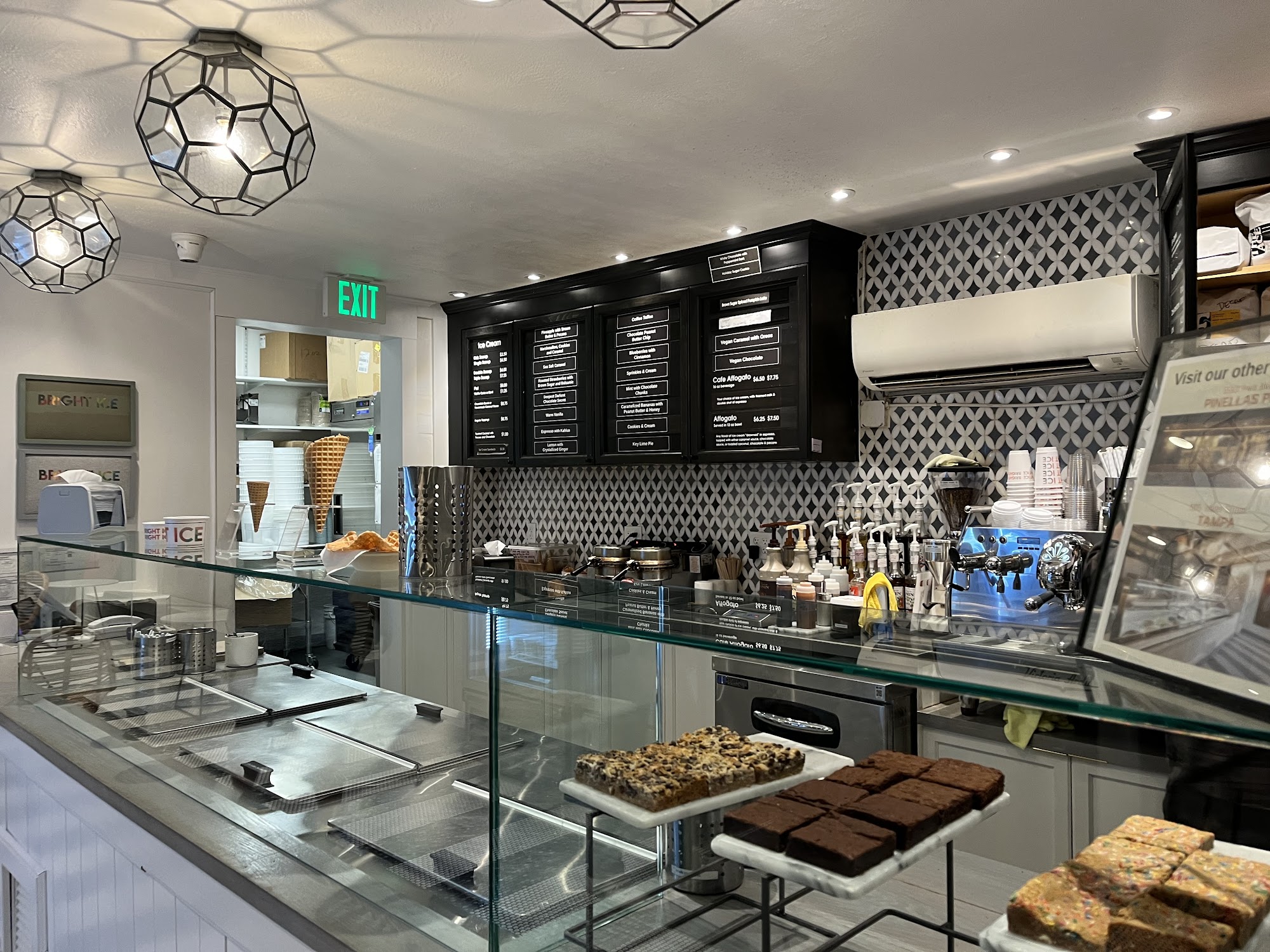 Bright Ice Scoop Shop St. Petersburg